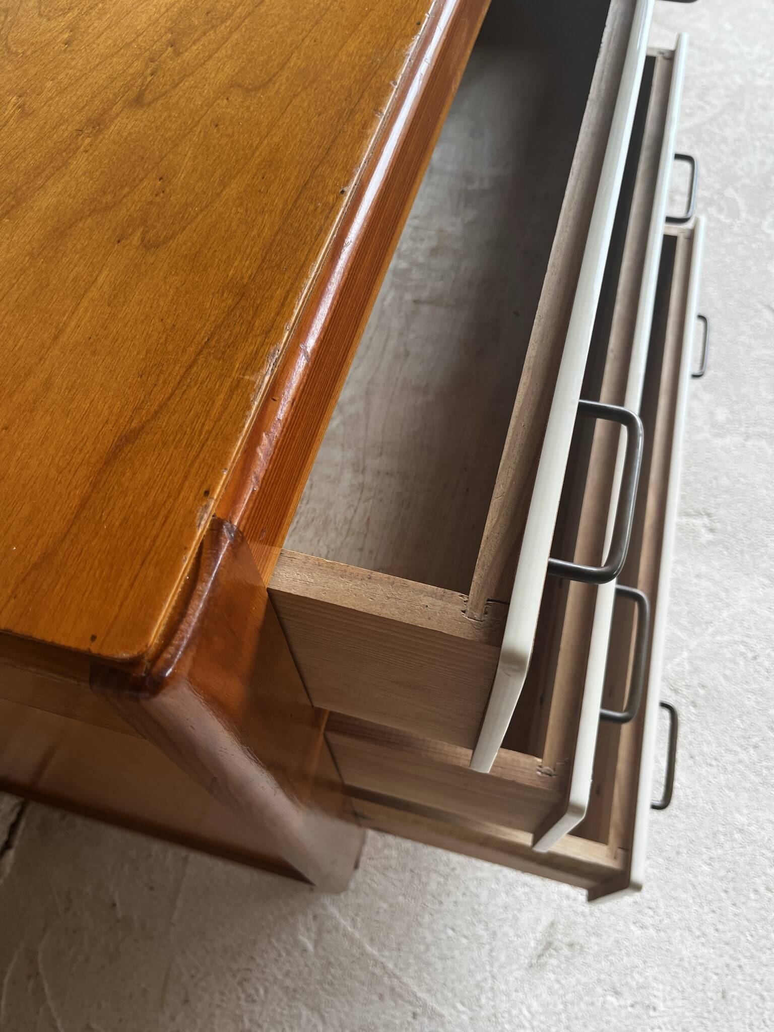 Chest of drawers feet compass 50s