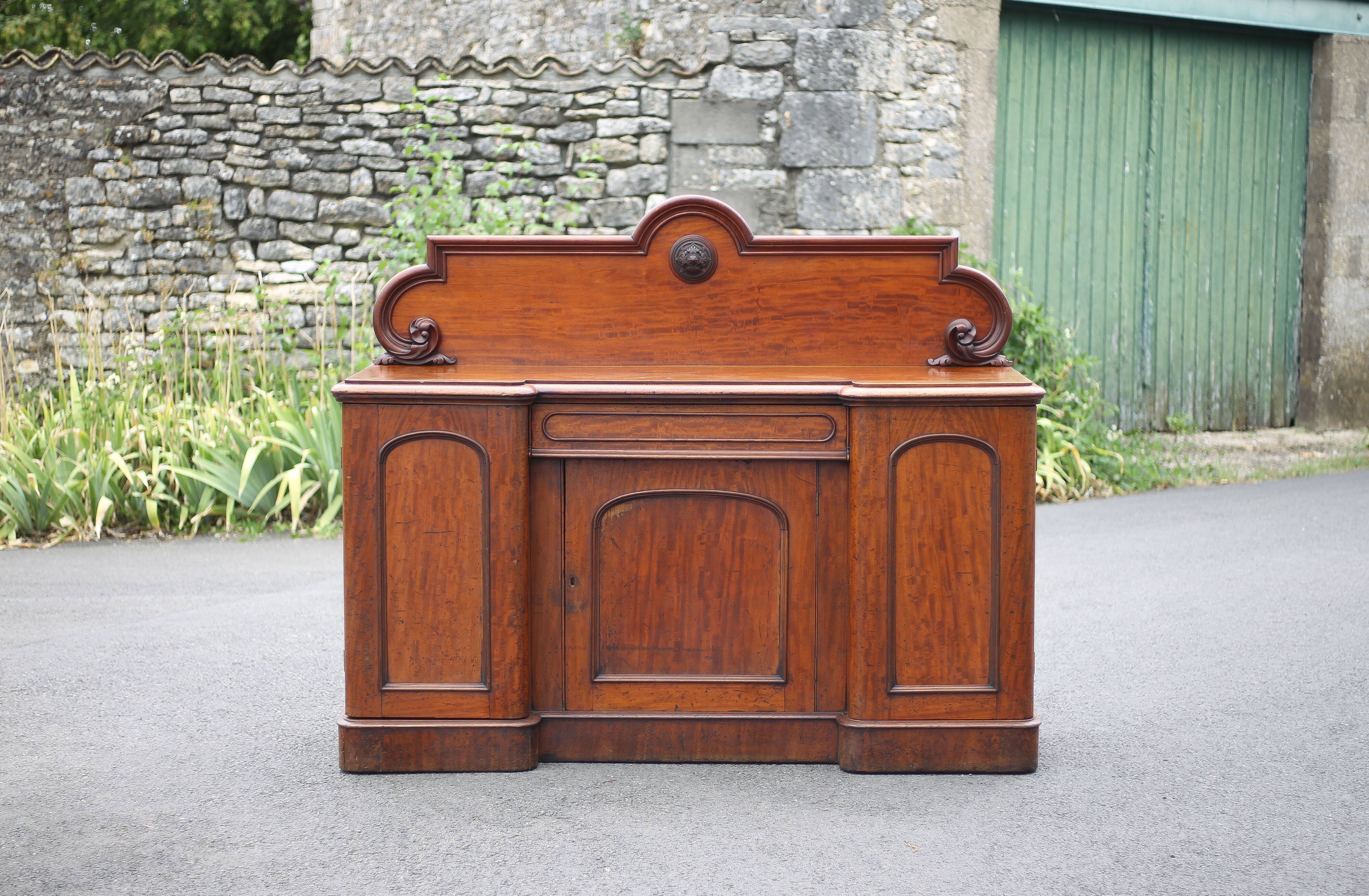 Antique mahogany furniture, English counter furniture, English servant, buffet furniture