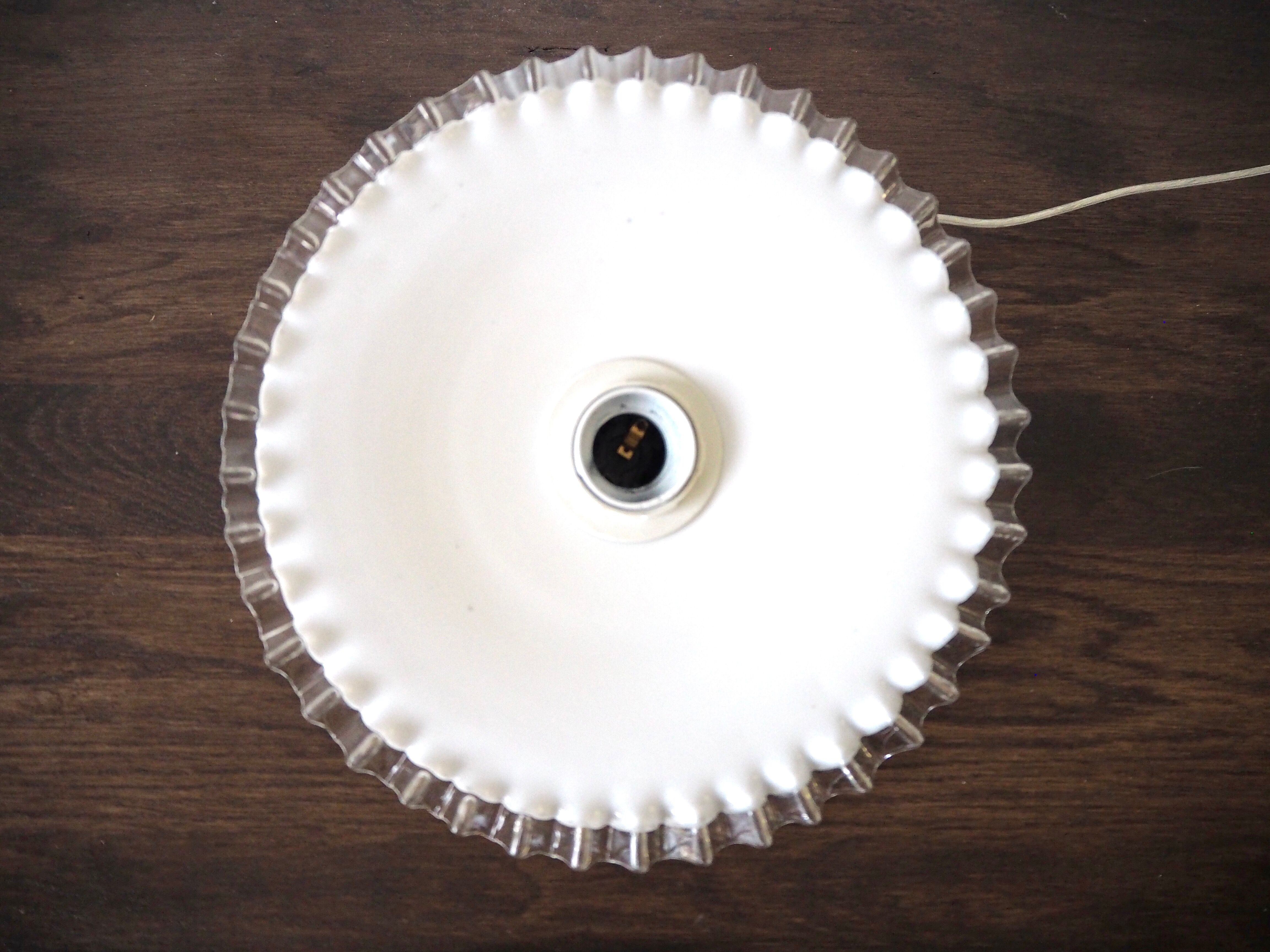 Opaline flower suspension