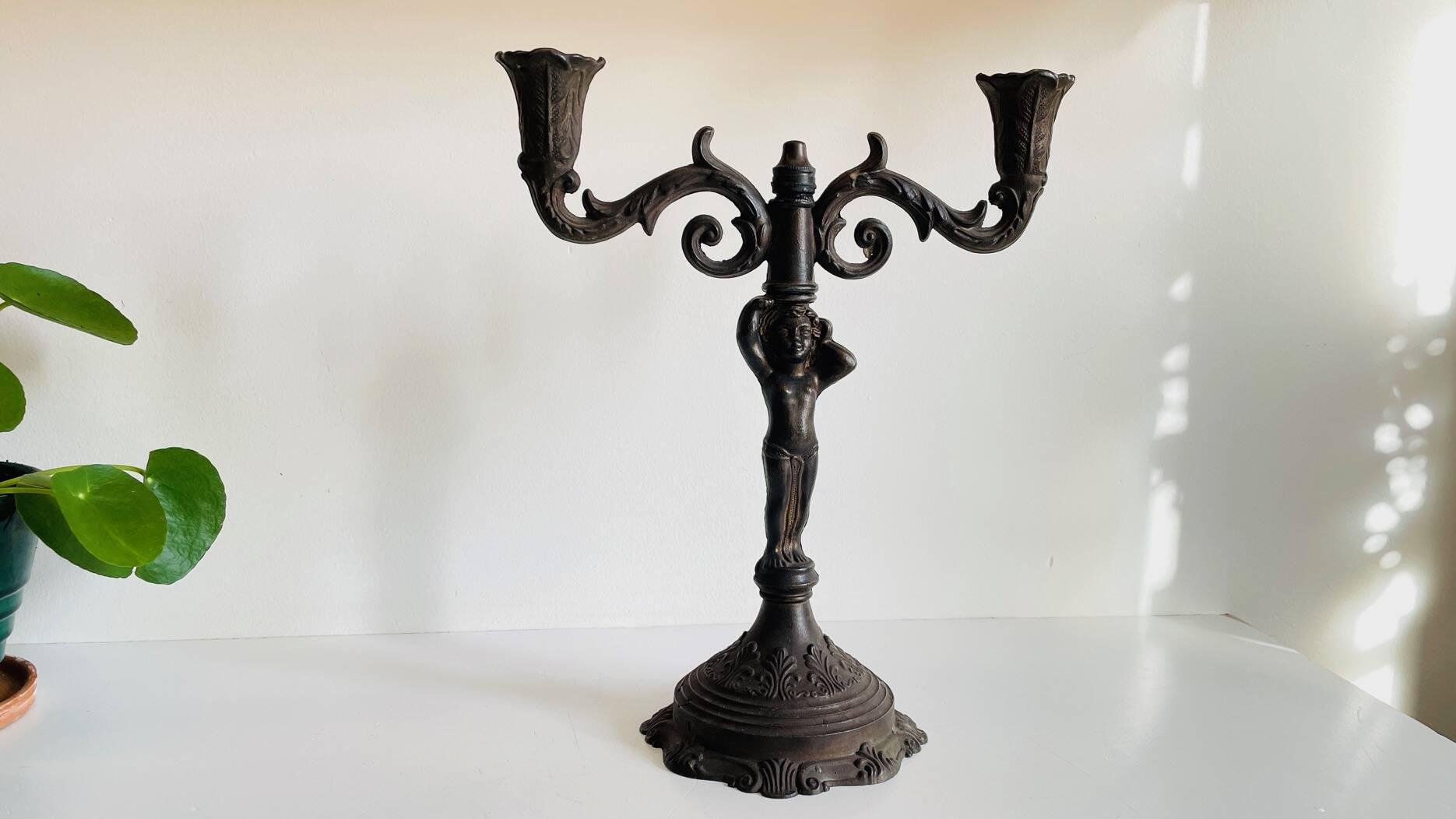 Little angel table candle holder