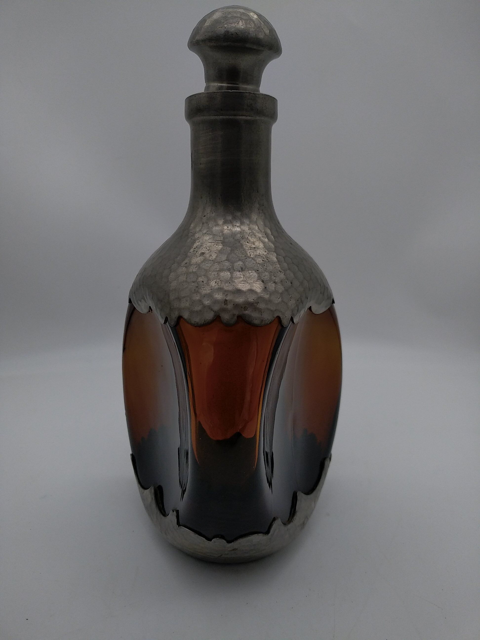 Carafe à décanter vintage en verre et étain
