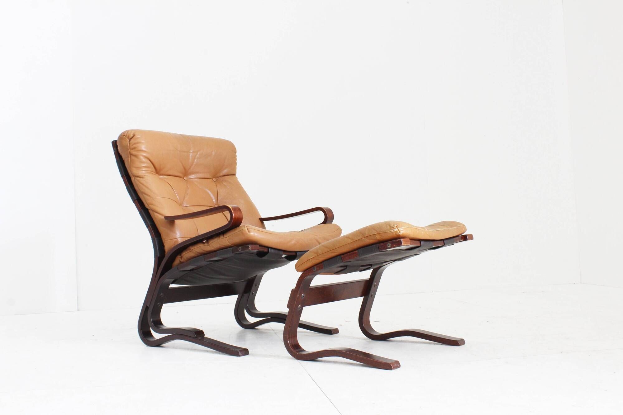 Vintage Kengu lounge armchair designed by Erda & Nordahl Solheim
