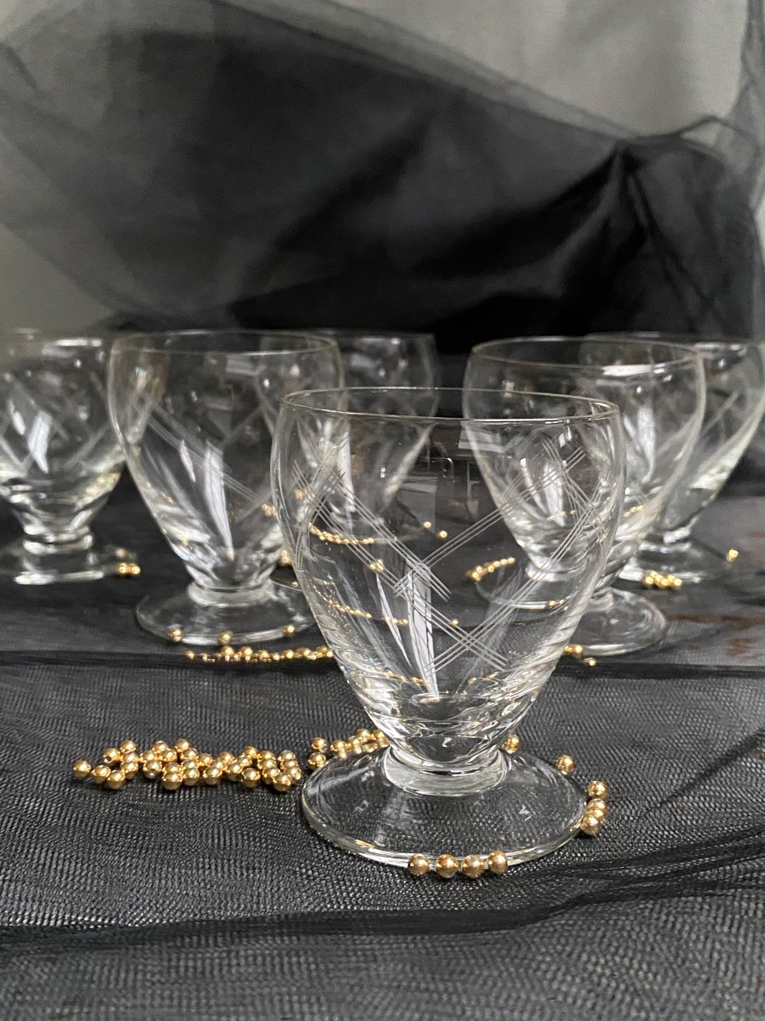 Série de 6 verres anciens gravés