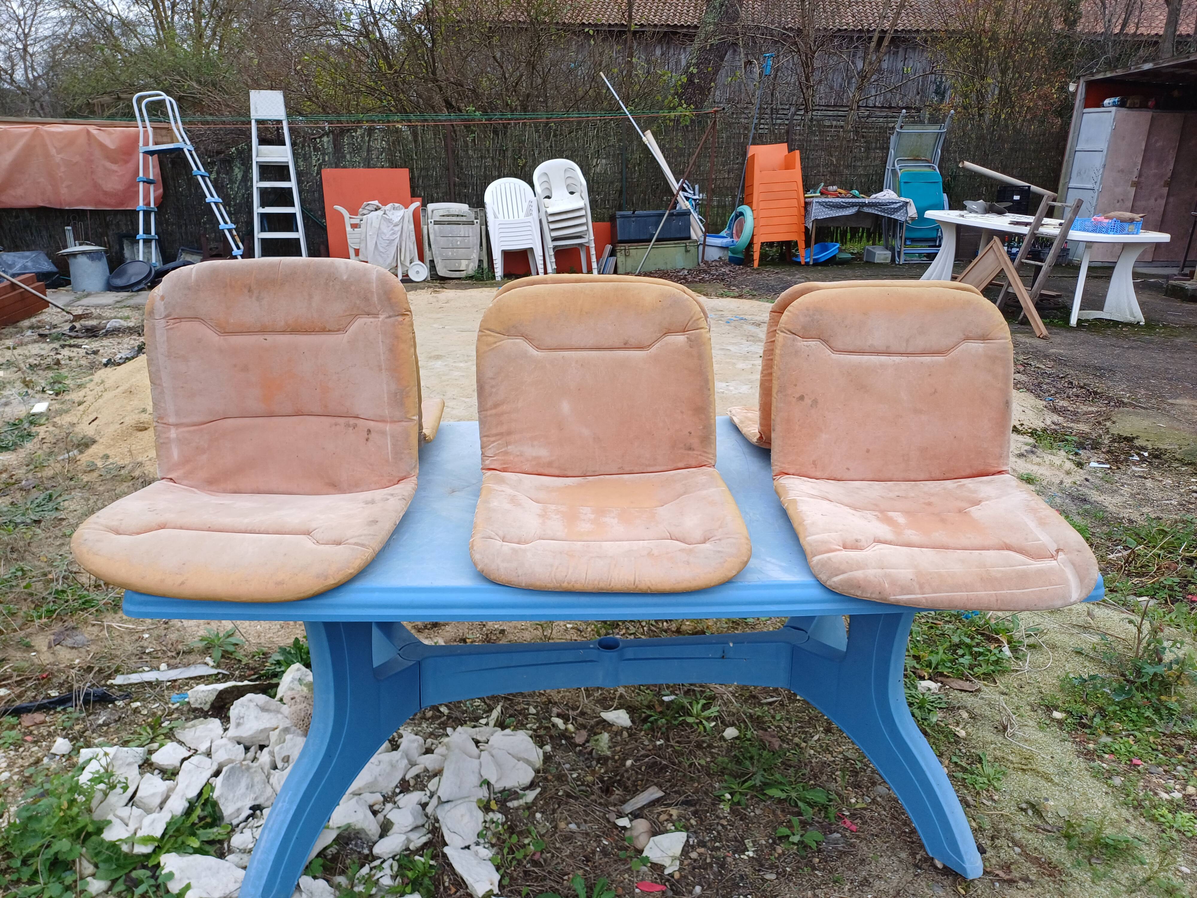 6 vintage Italian chairs from the 70s