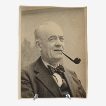 Anonymous silver photo portrait of a man with a pipe