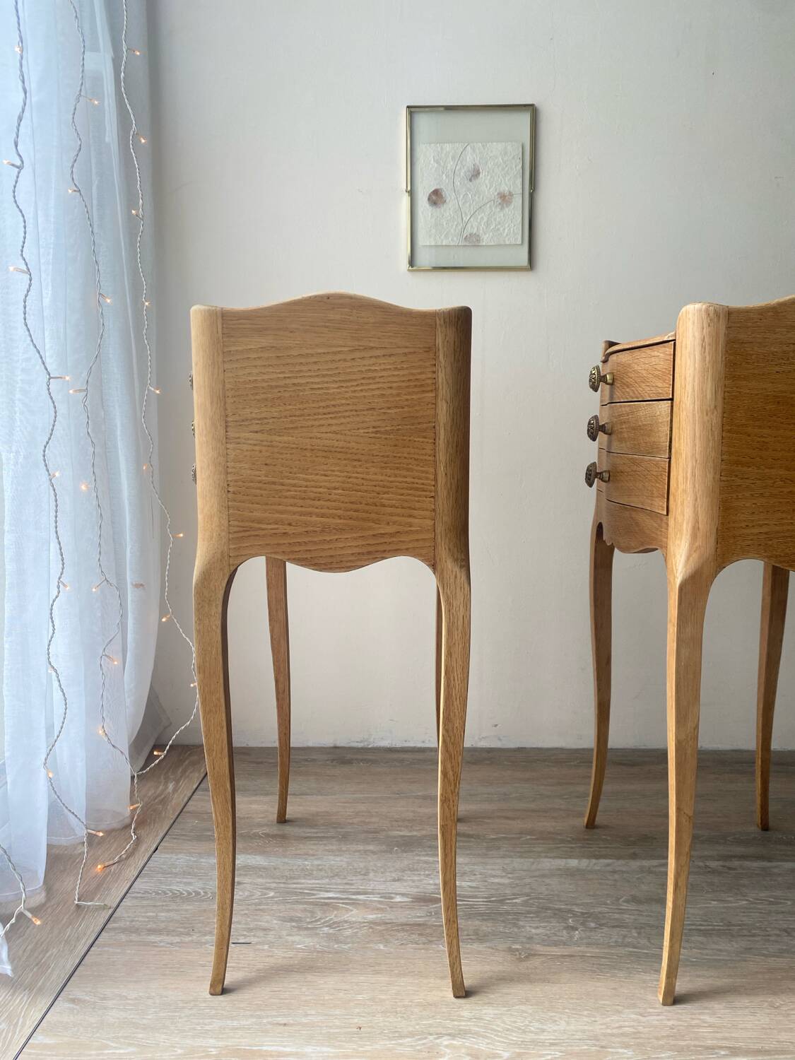 Paire de chevets en chêne - style Louis XV rustique- bois blond brut