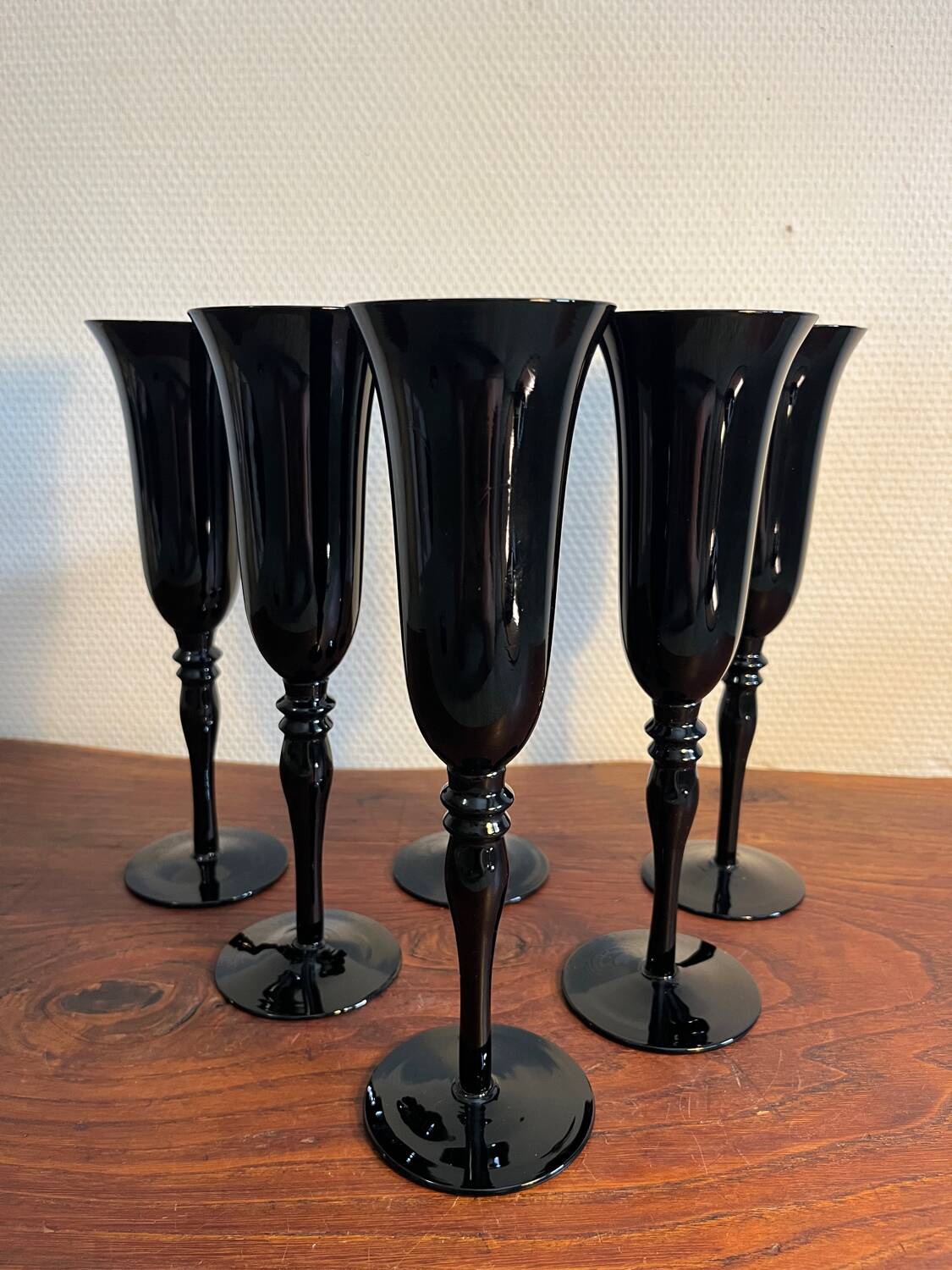 Champagne coupe flute dark purple black glass