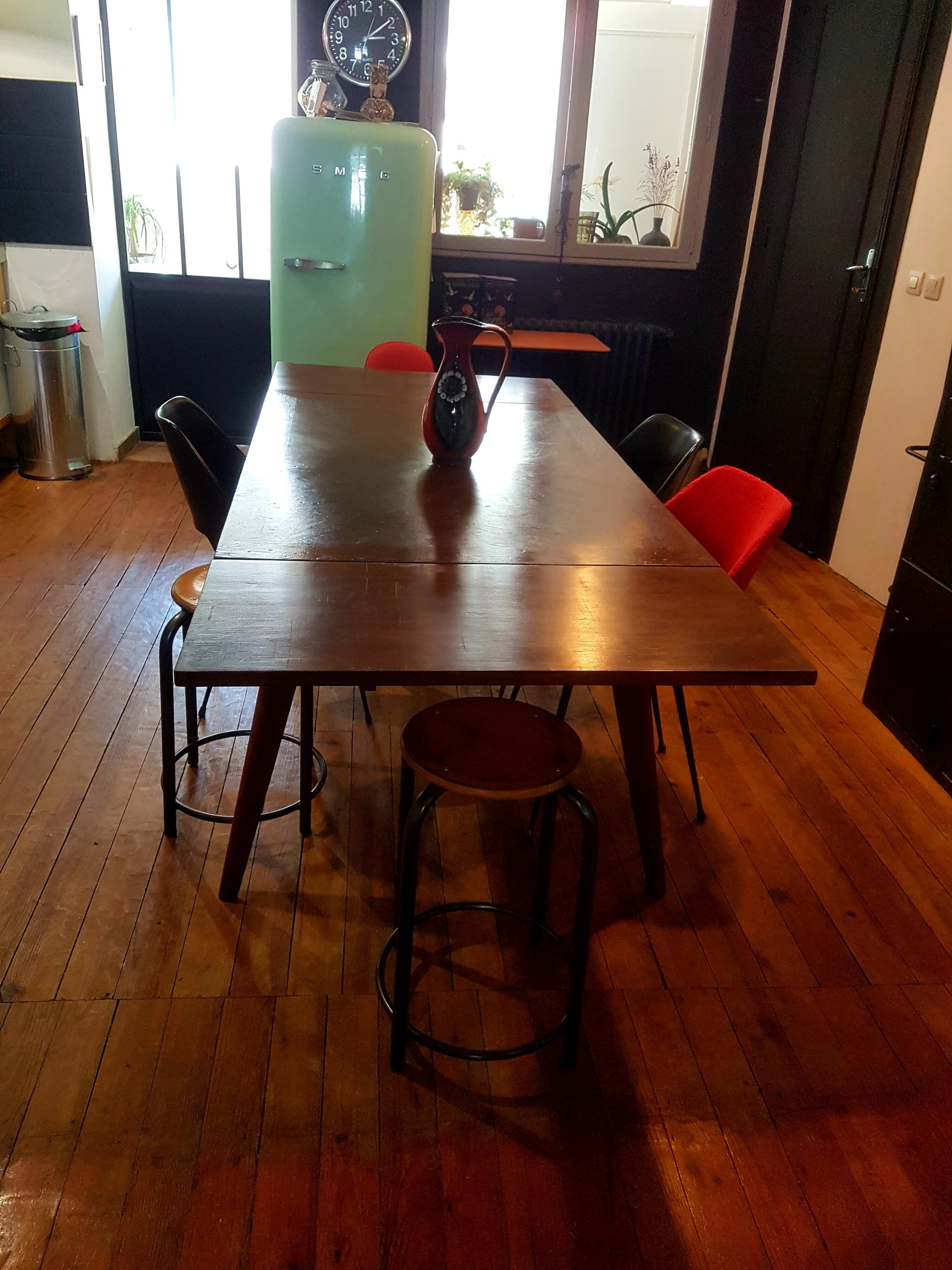 Scandinavian dining table with extensions