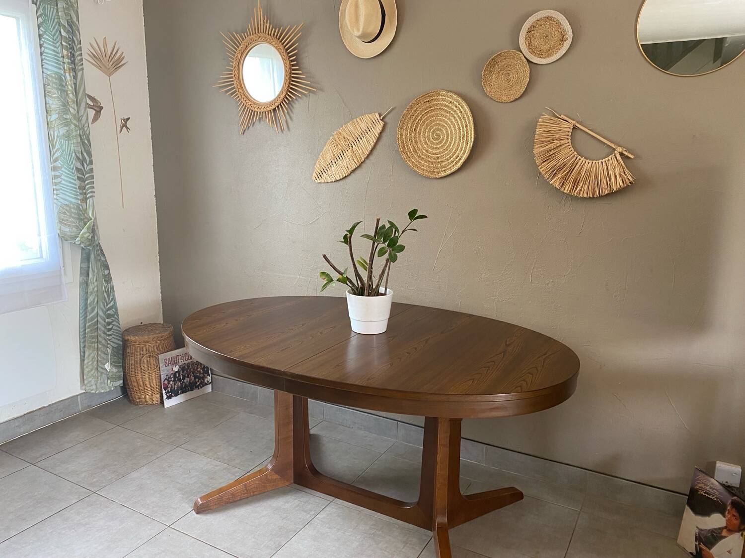 Vintage oval Baumann table