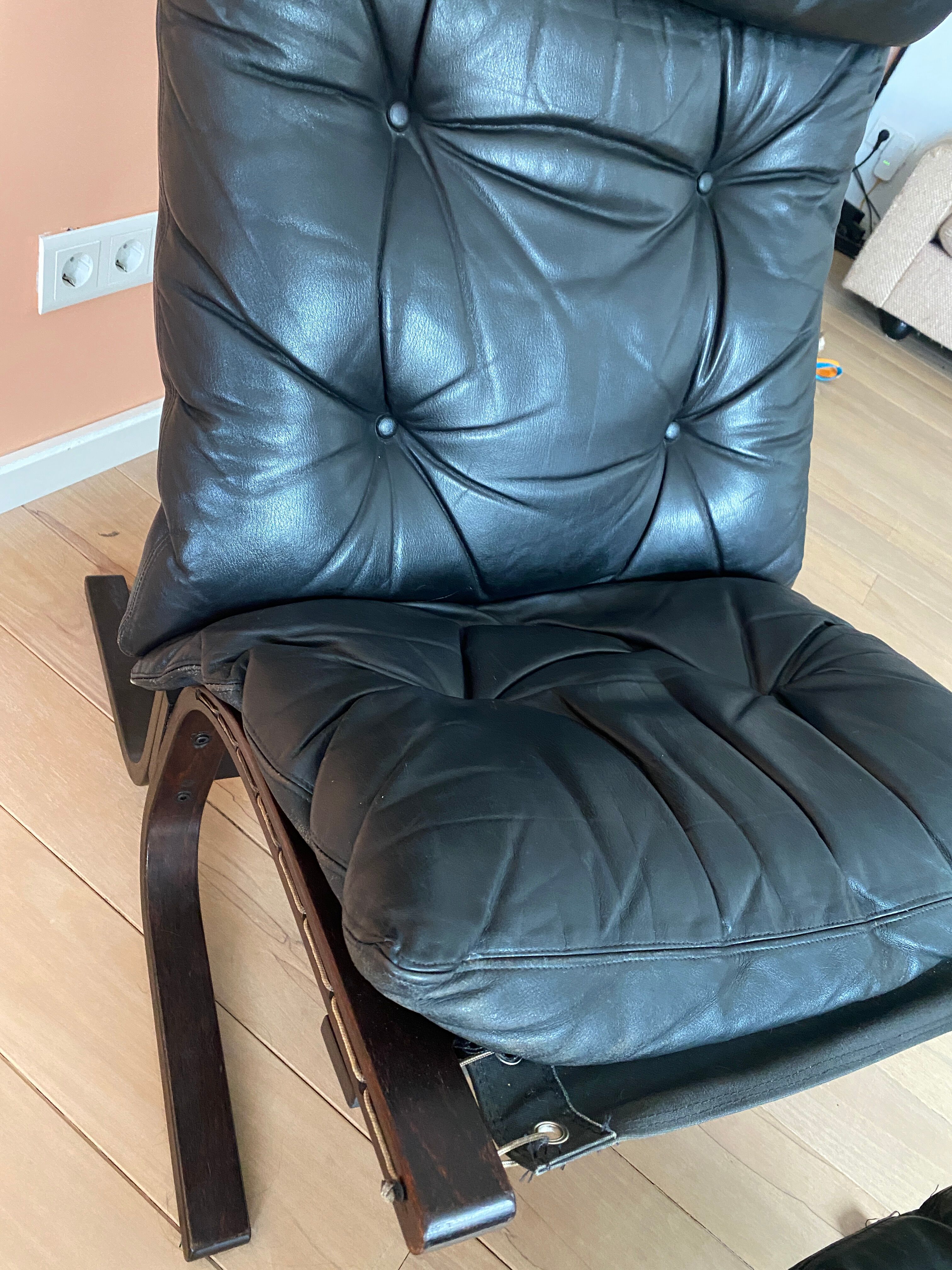 Vintage design Westnofa Lounge chair & ottoman