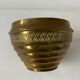 Cache pot en laiton vintage quelsques traces du temps - forme boule - beaucoup de charme