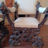 Paire de fauteuils d'apparat 19e en bois sculpté style néo-renaissance