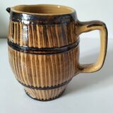 Pichet en barbotine tonneau, années 50