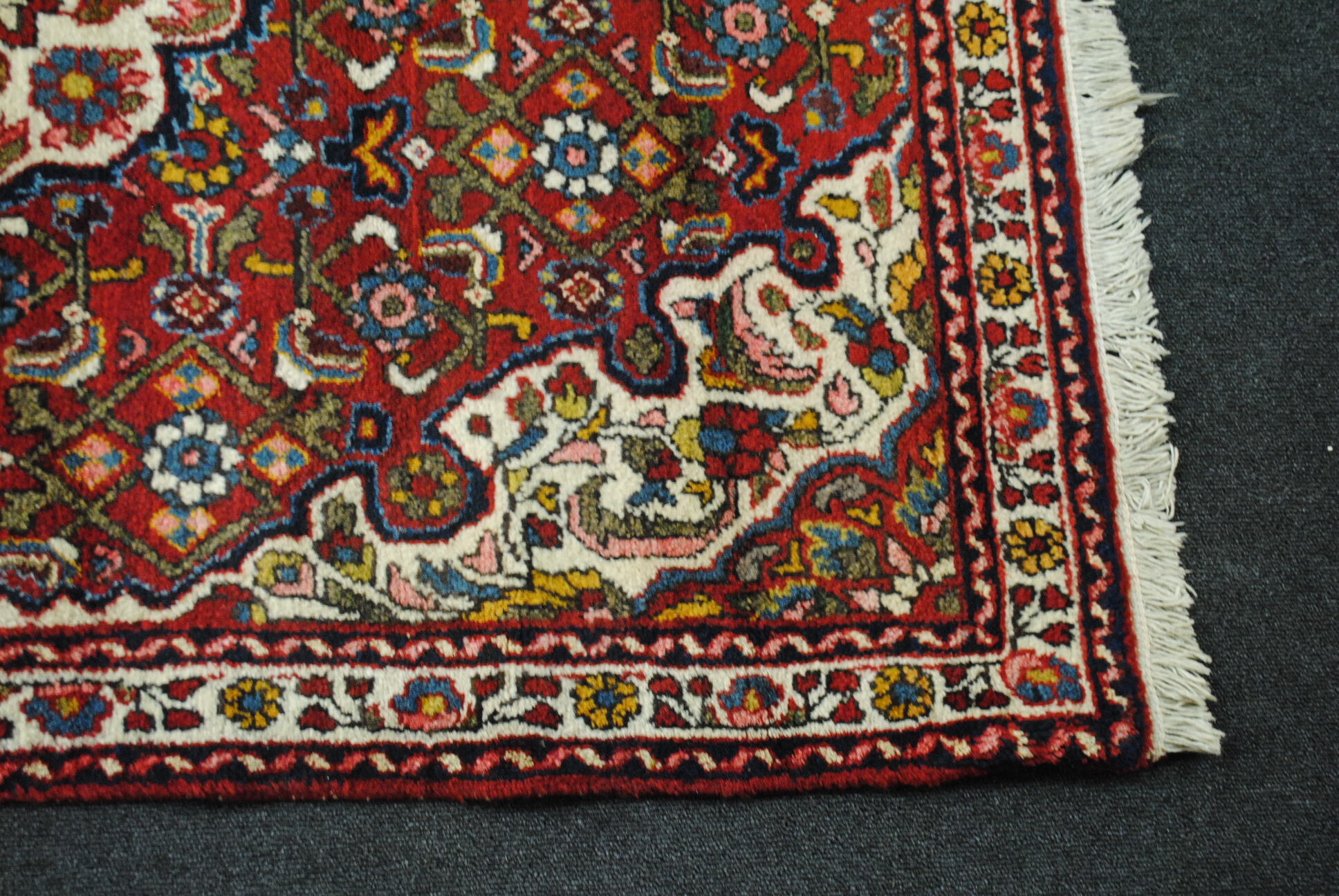Persian rug authentic 147cmx110cm in perfect