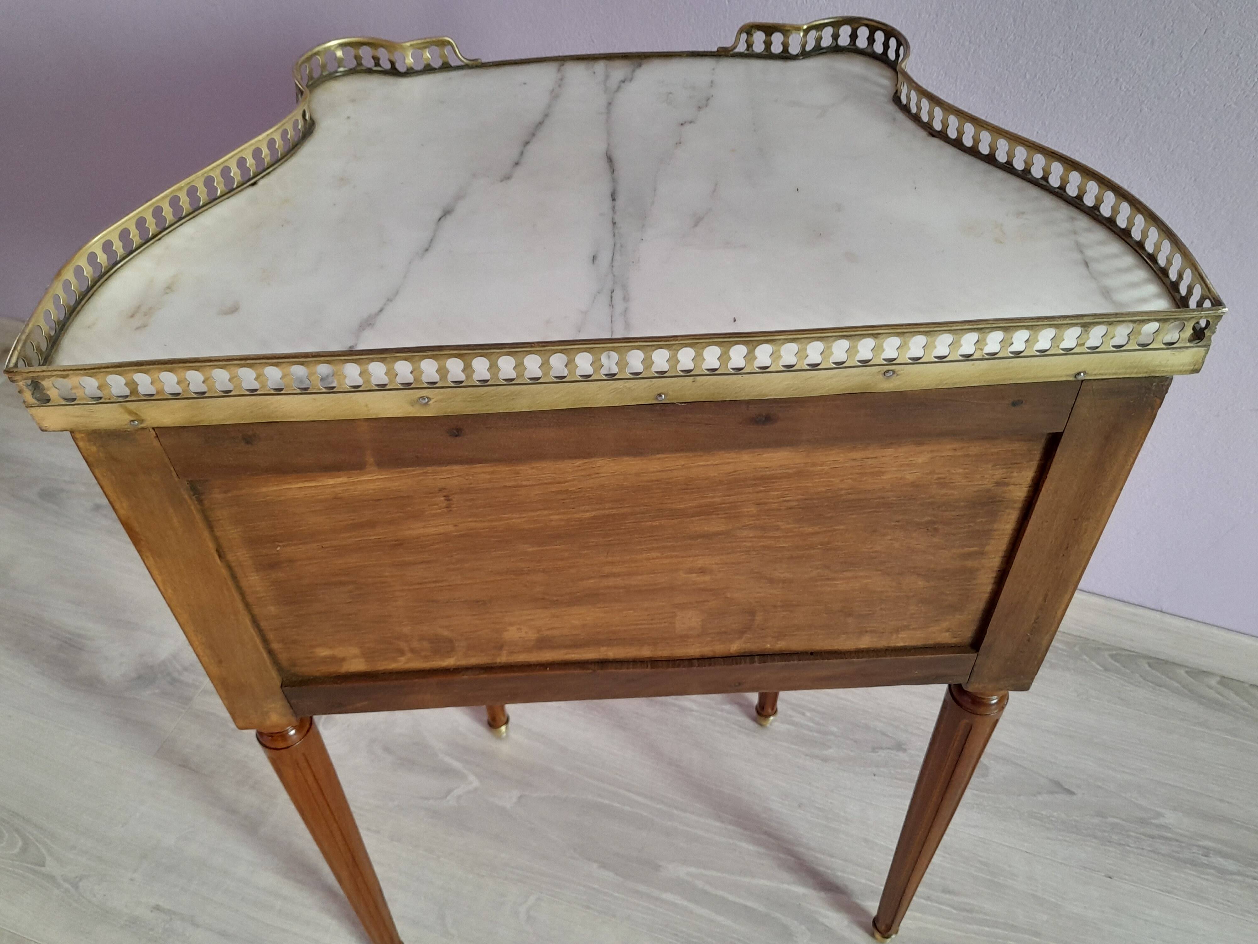 Meuble d'appoint Louis XVI -  19 ème siècle