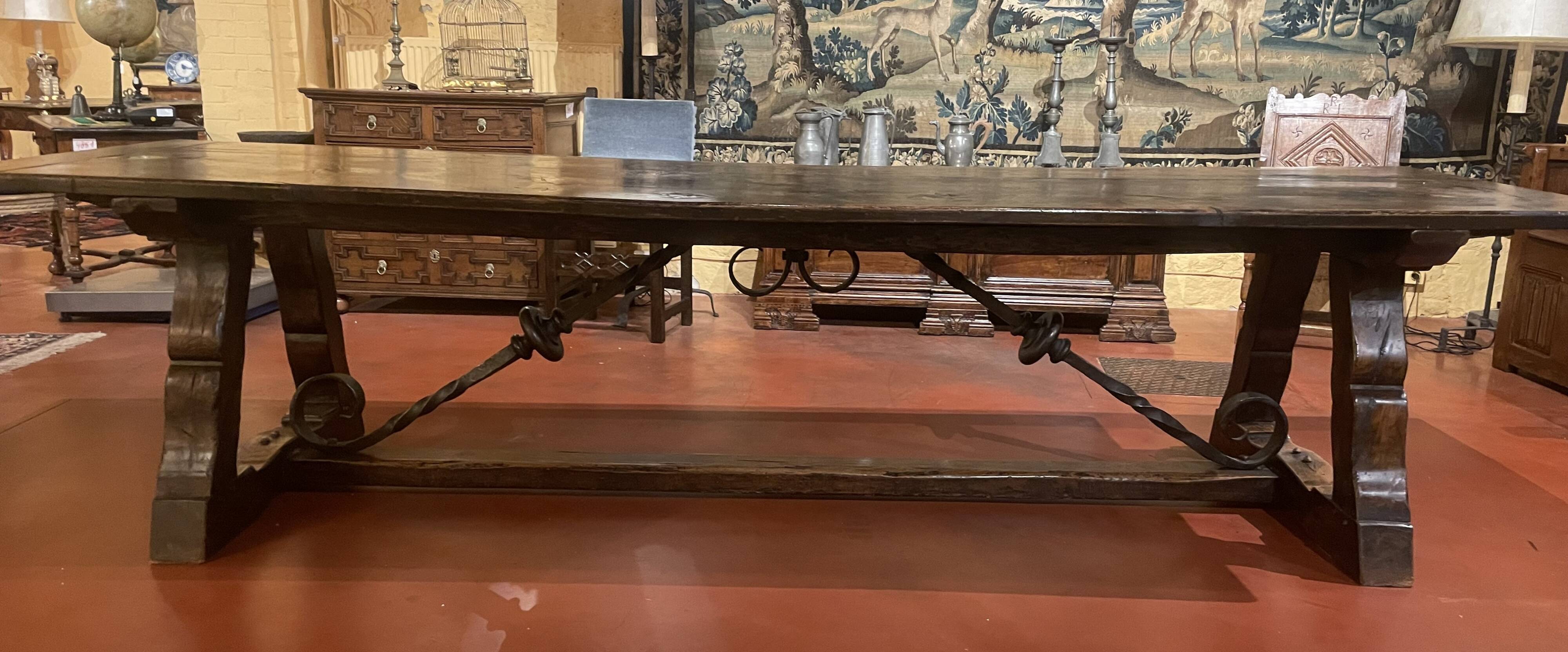 Impressive Spanish monastery table in oak, medieval style, 3m².