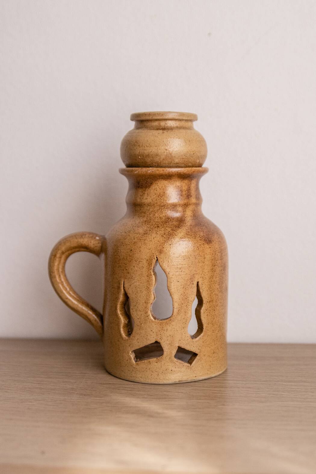 Stoneware tealight holder / oil warmer