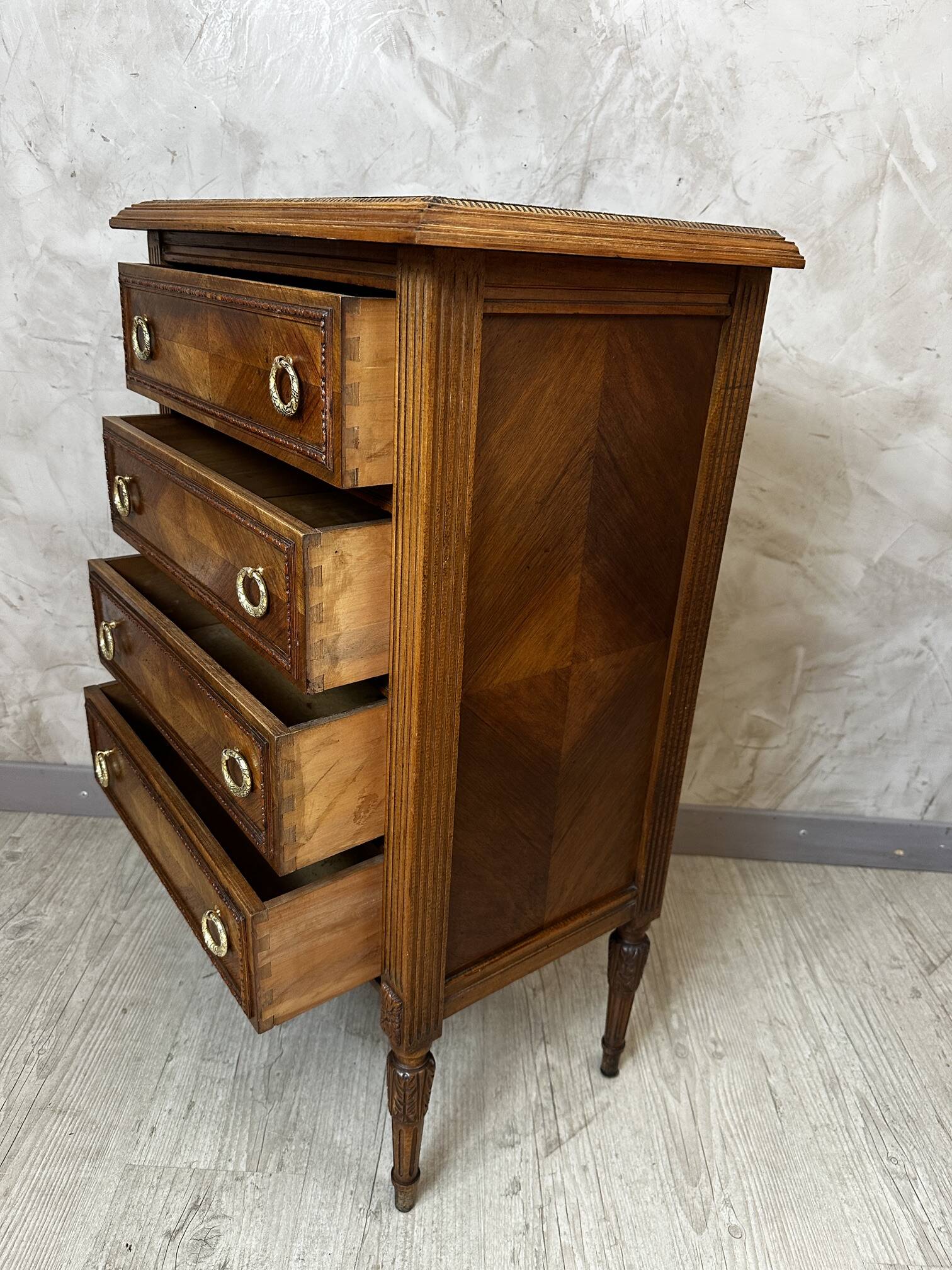 Chiffonnier en noyer