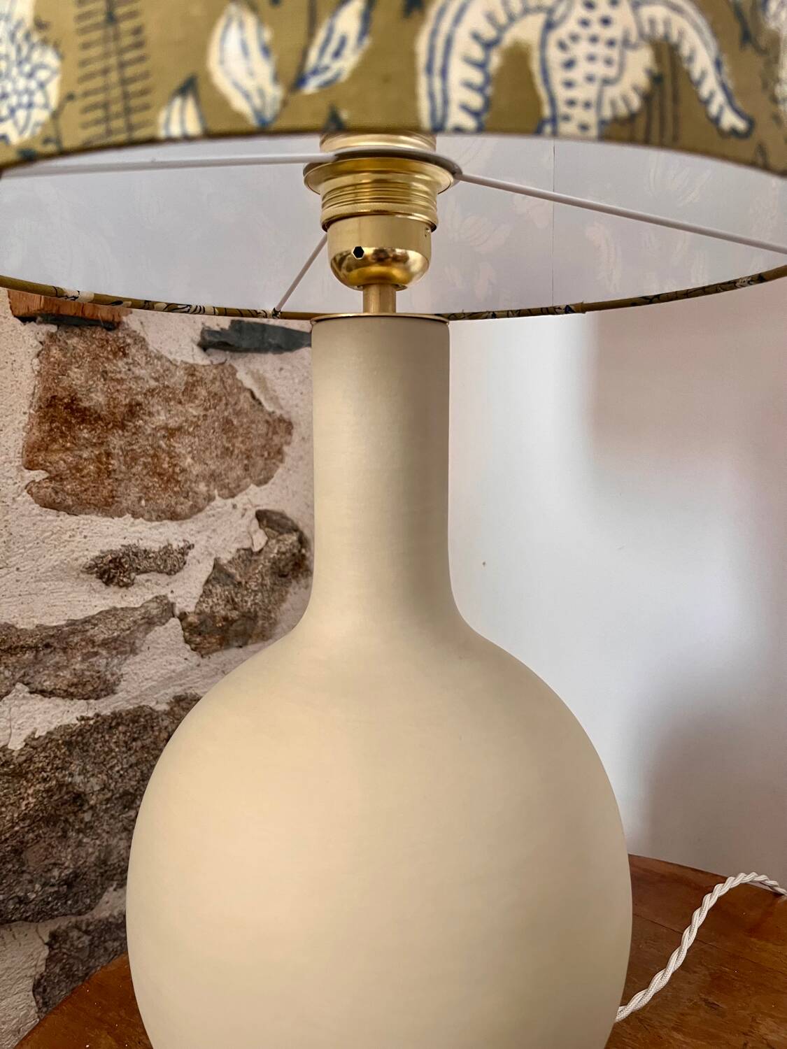 Table lamp