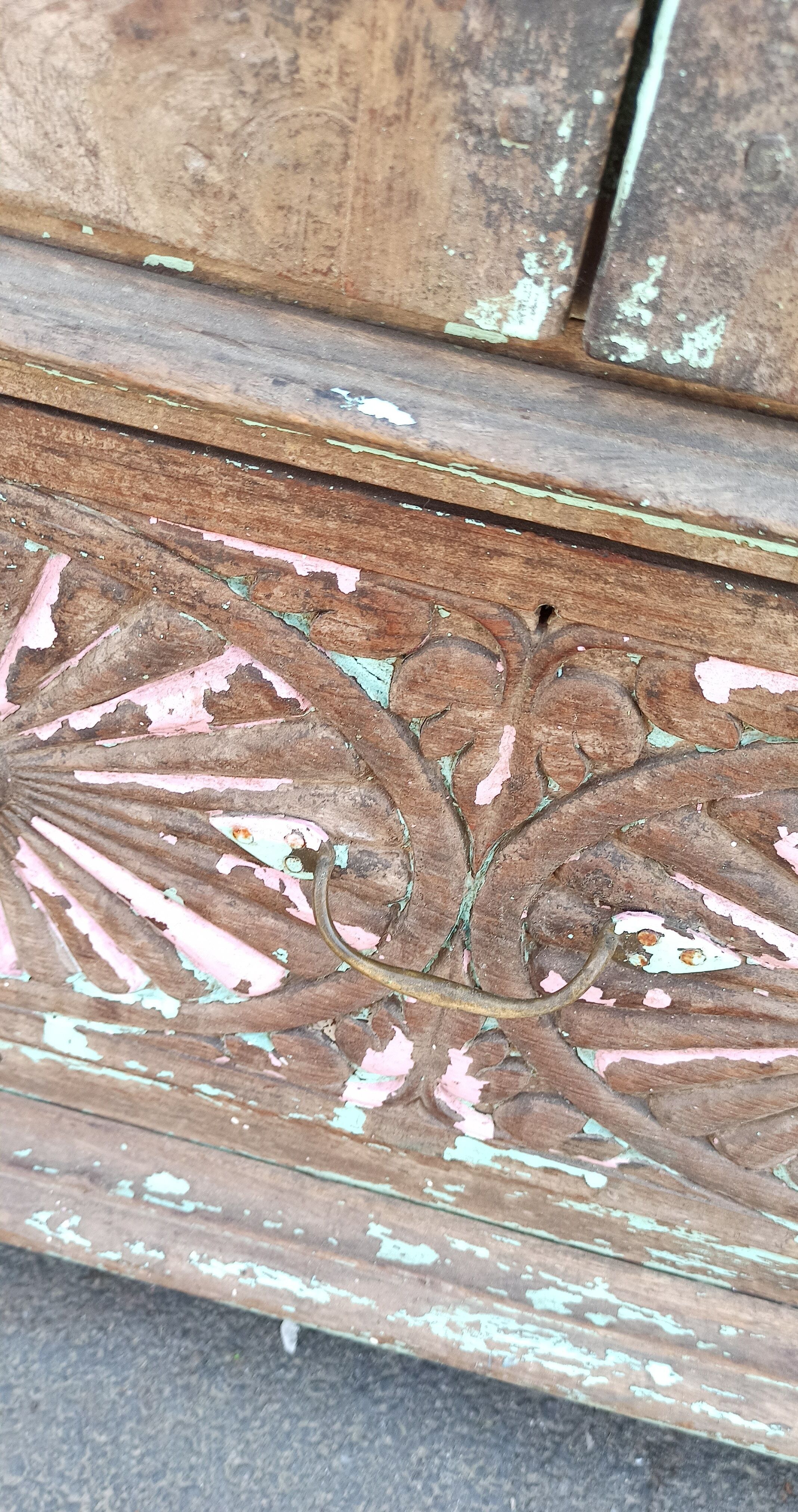 Old wooden cabinet - 2 doors and 1 drawer