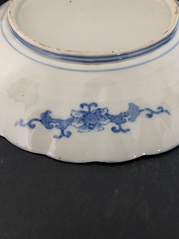 Assiette chinoise en porcelaine inspiré de la famille bleue, fin xixème début xxème siècle