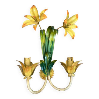Metal wall light with lilies