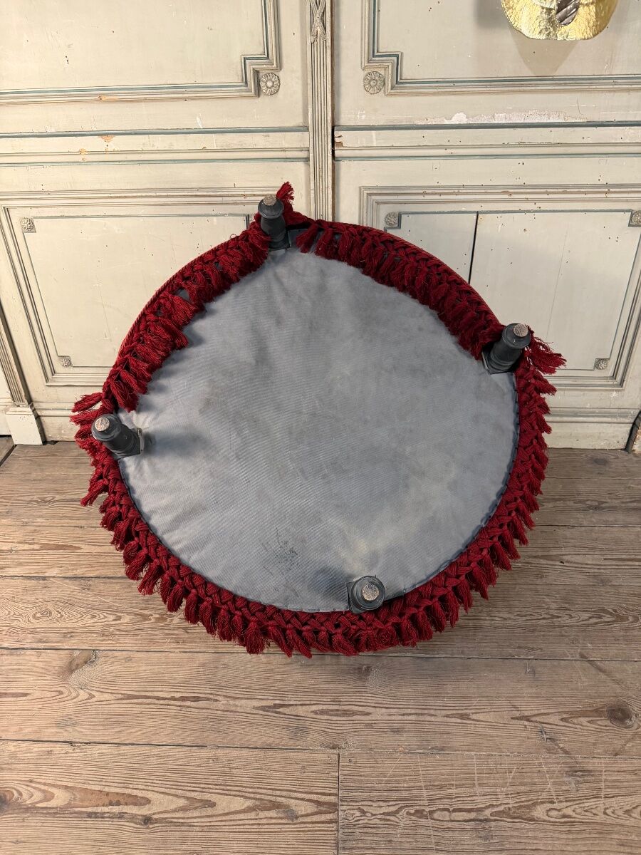 Large velvet pouf with trimmings, around 1880