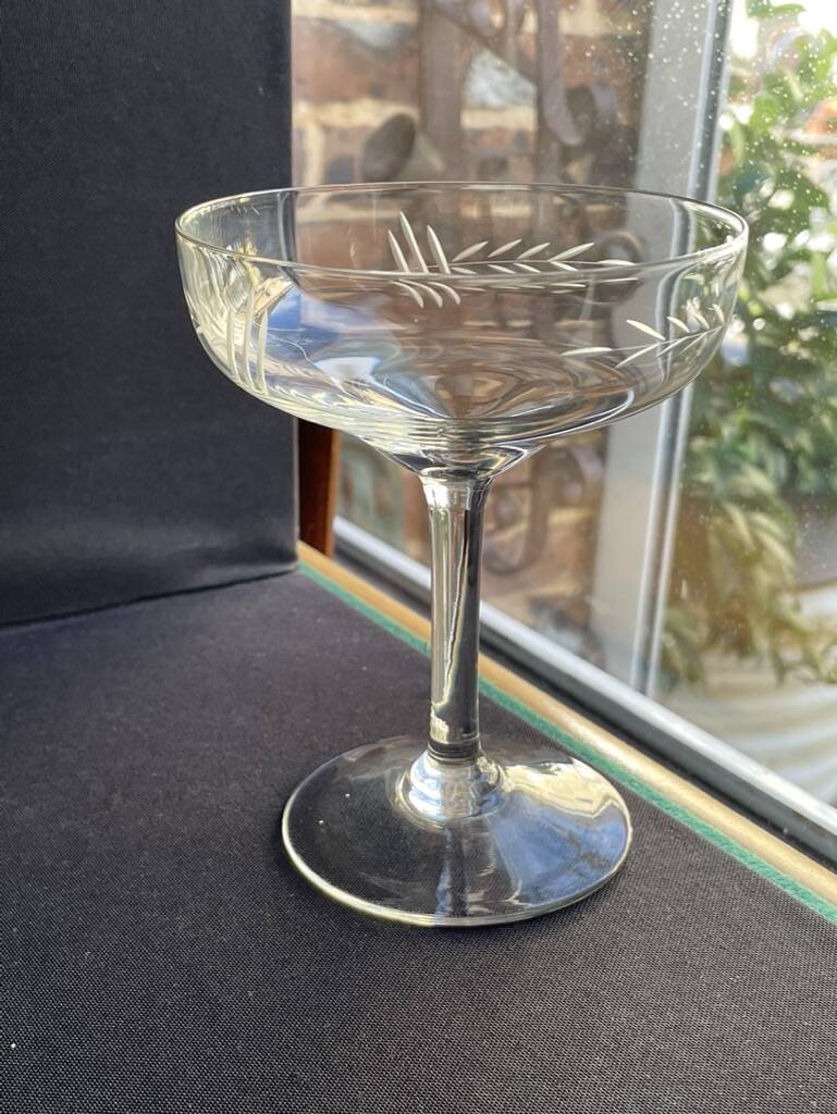 6 Champagne glasses – Cut crystal