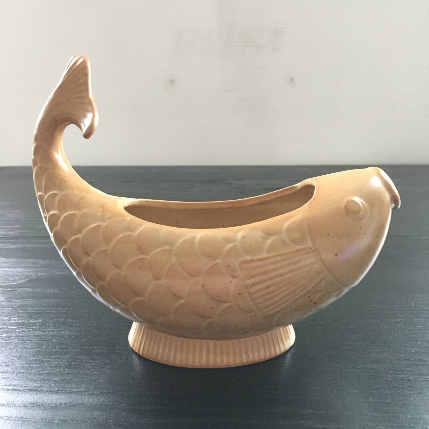 Fish cache pot in stoneware