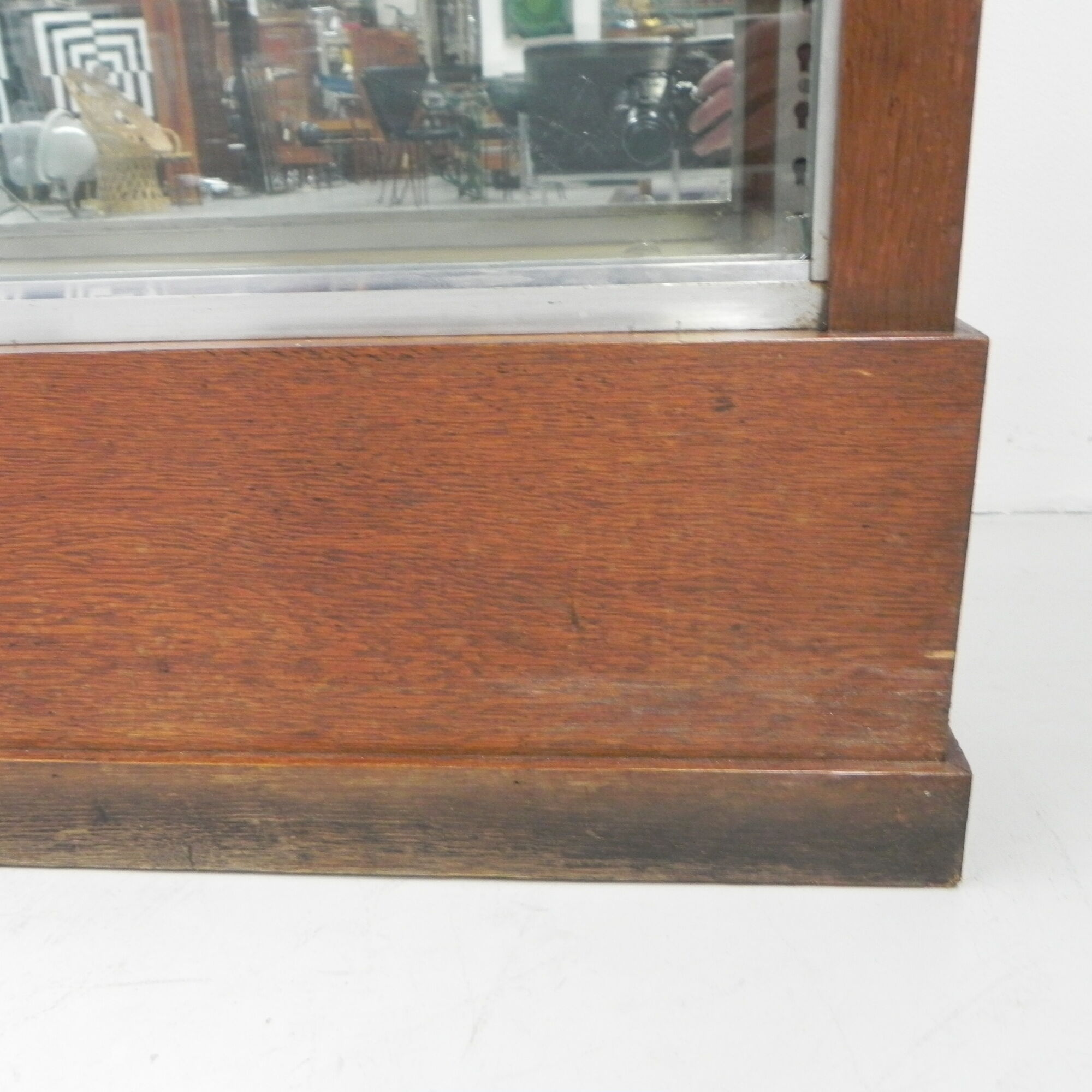 Large display cabinet with 2 sliding glass doors