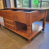 Cocktail coffee table in cherry wood