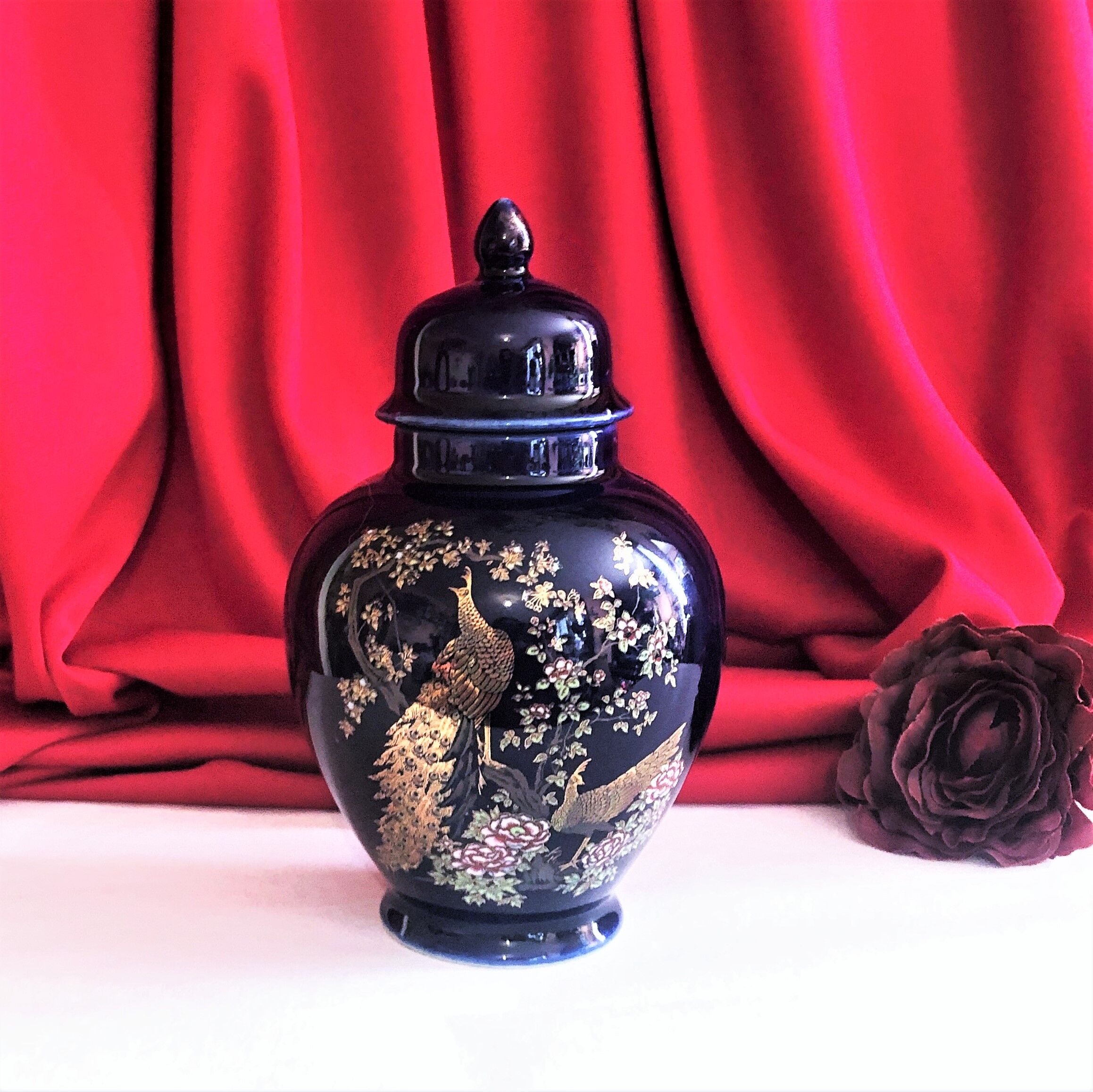 Potiche cobalt blue porcelain lid jar decorated with peacocks