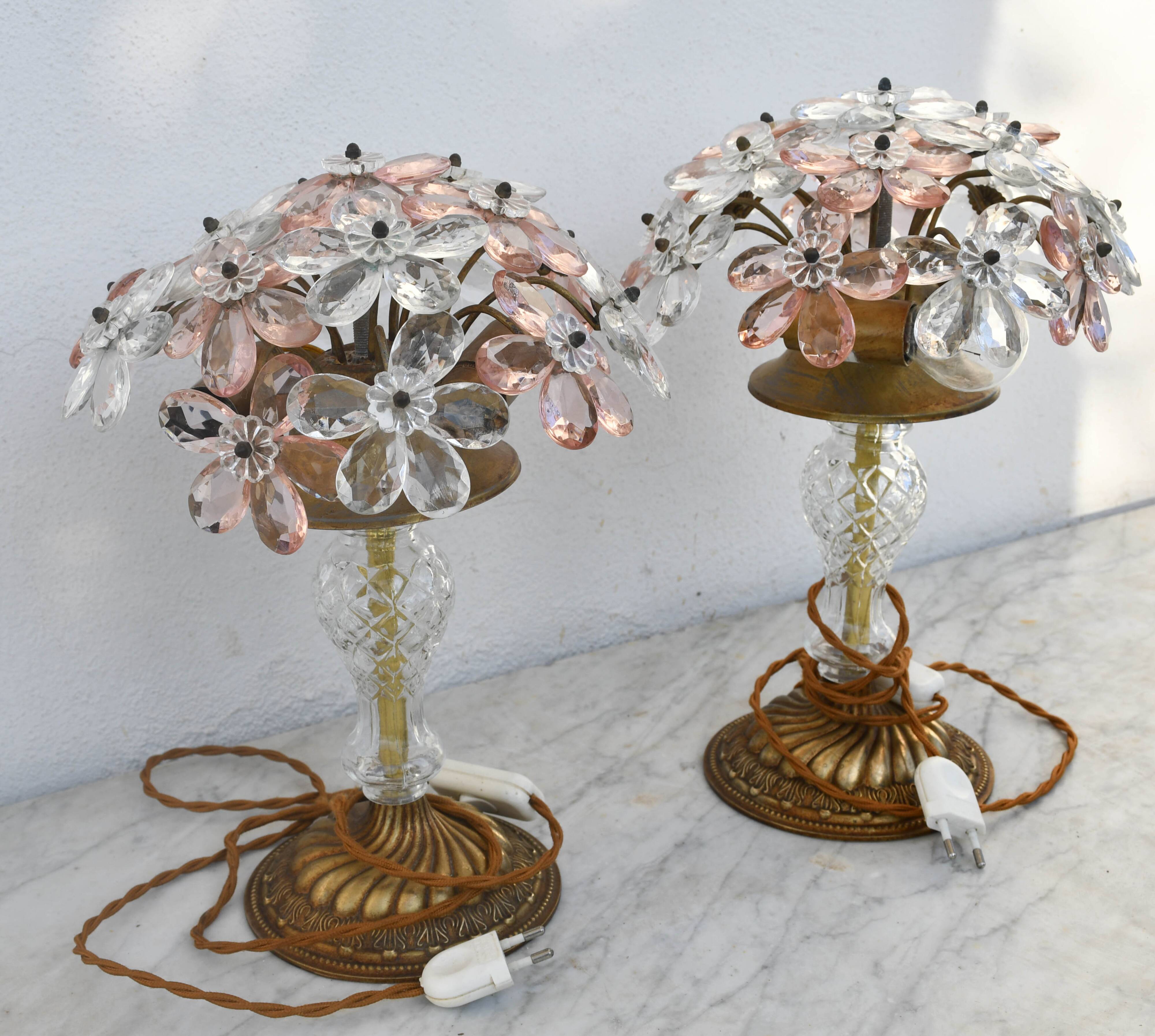 Set of 2 large table lamps with crystal glass flowers, pink and transparent, brass base, 1960