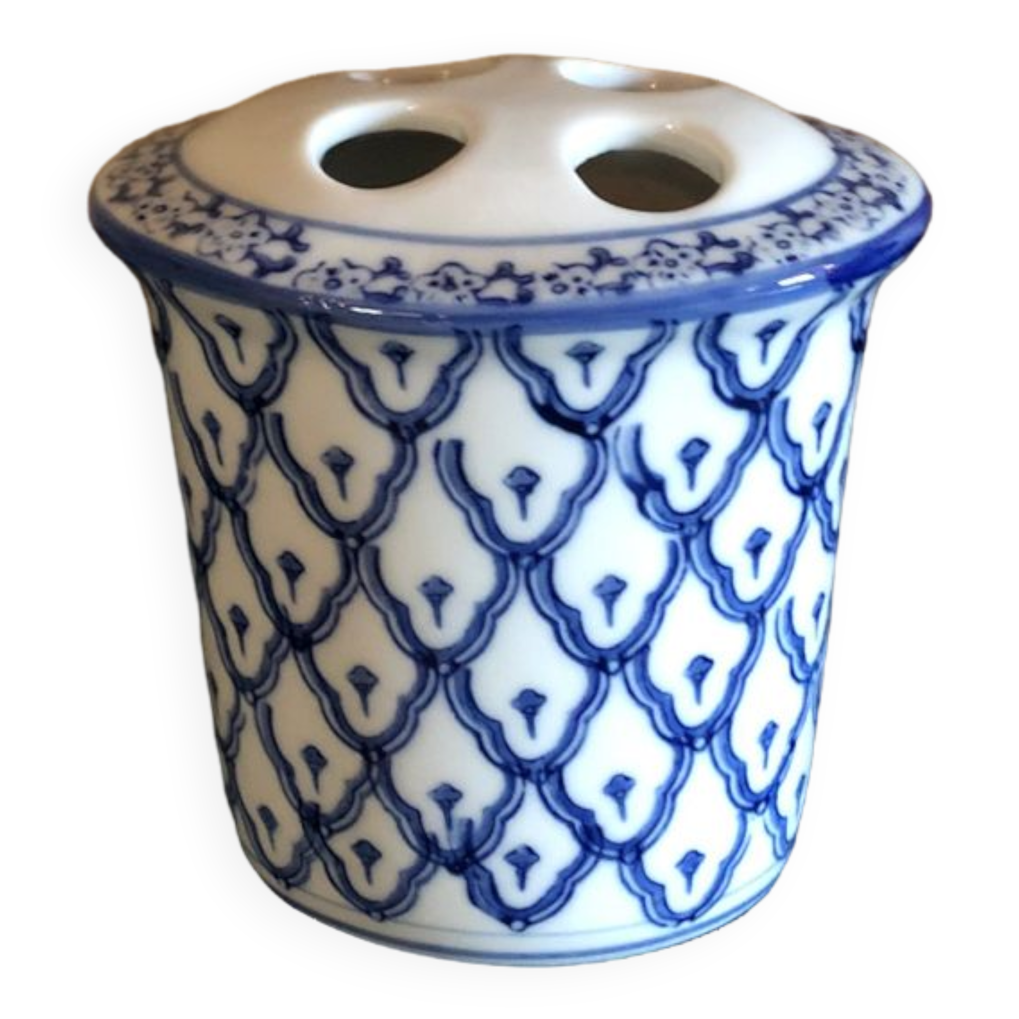 Toothbrush pot
