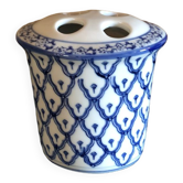 Toothbrush pot