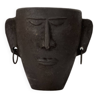 Anthropomorphic pot or vase