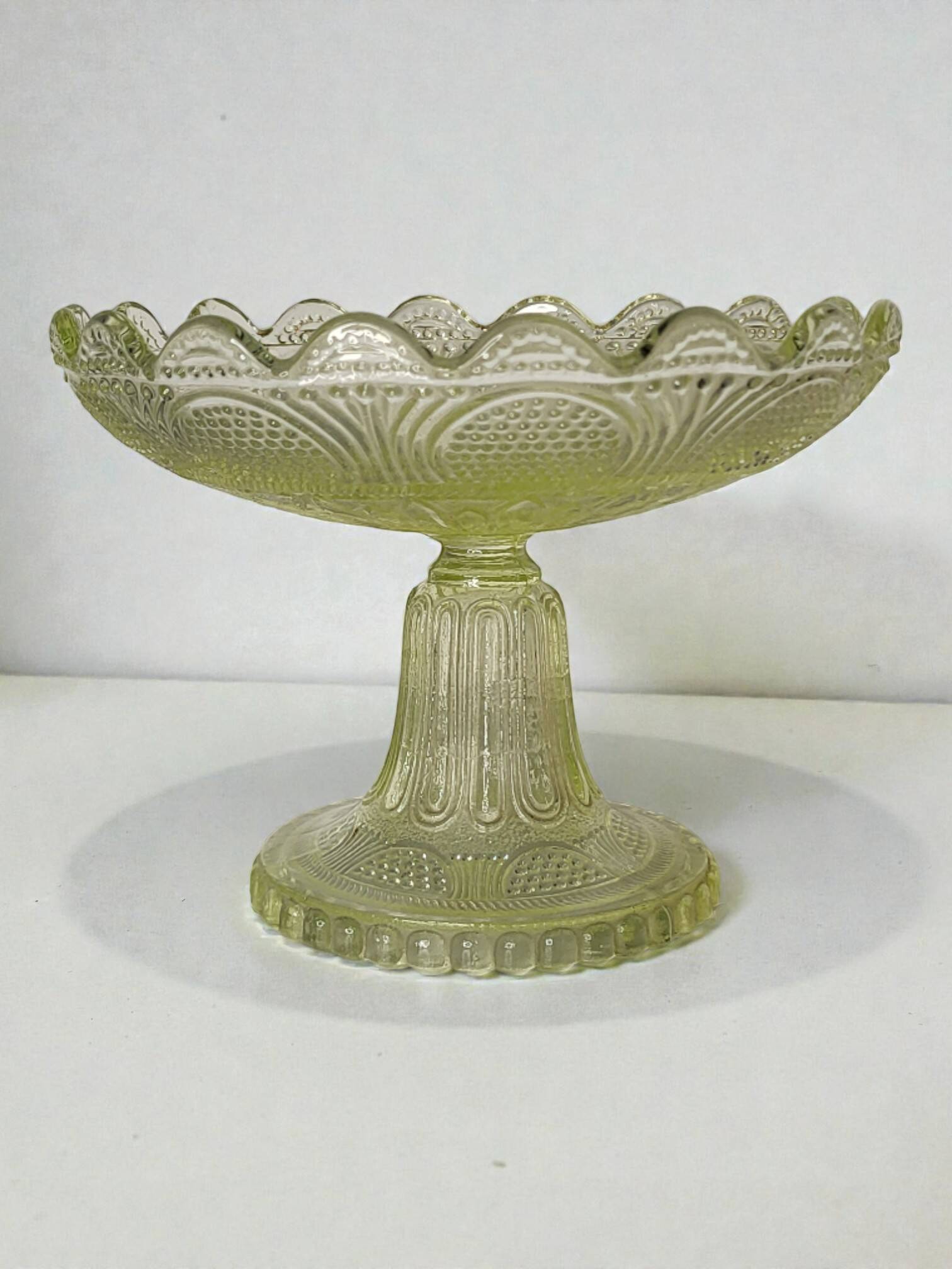 Fruit bowl / compote dish / centrepiece