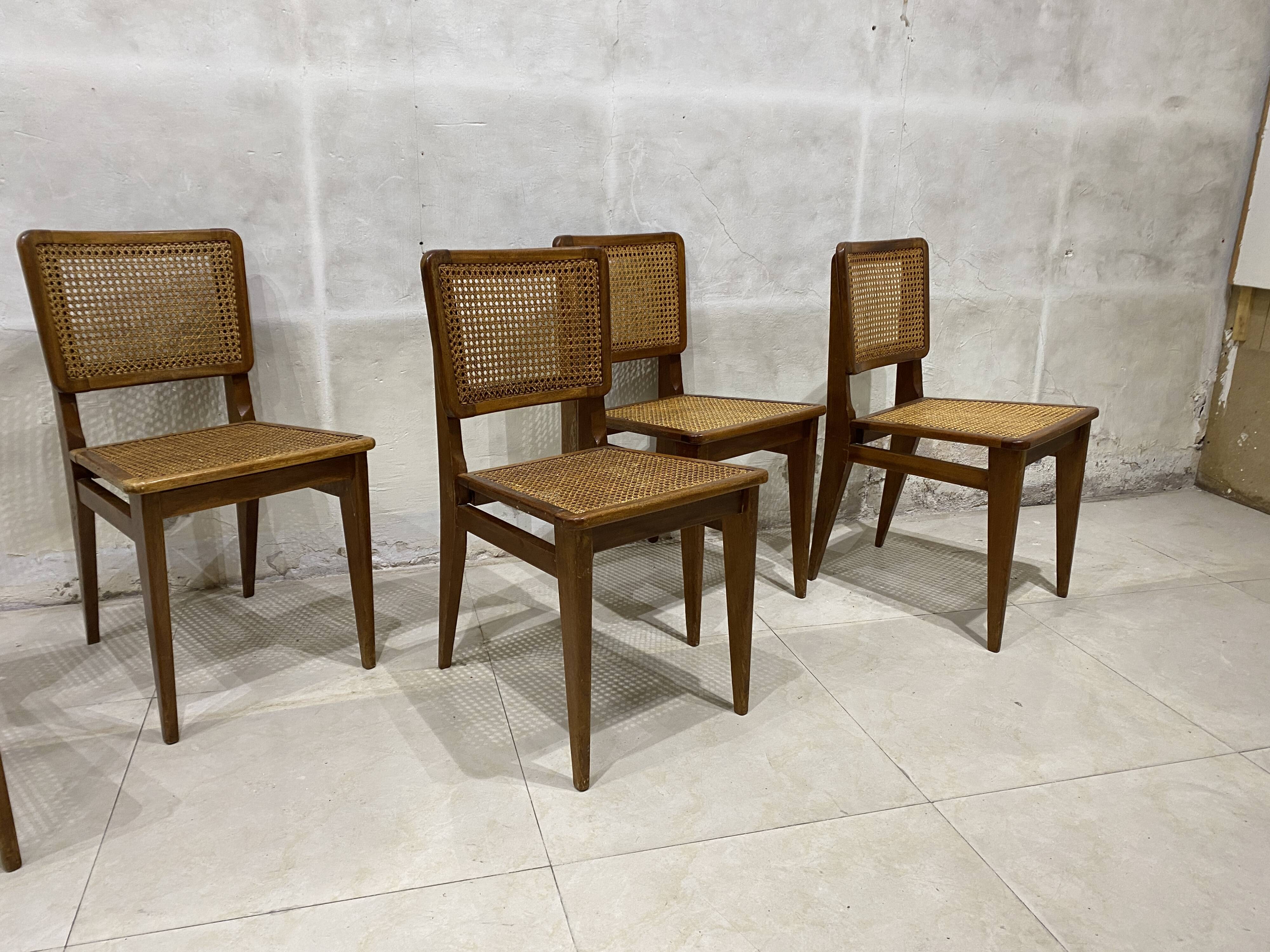 Série de six chaises cannées