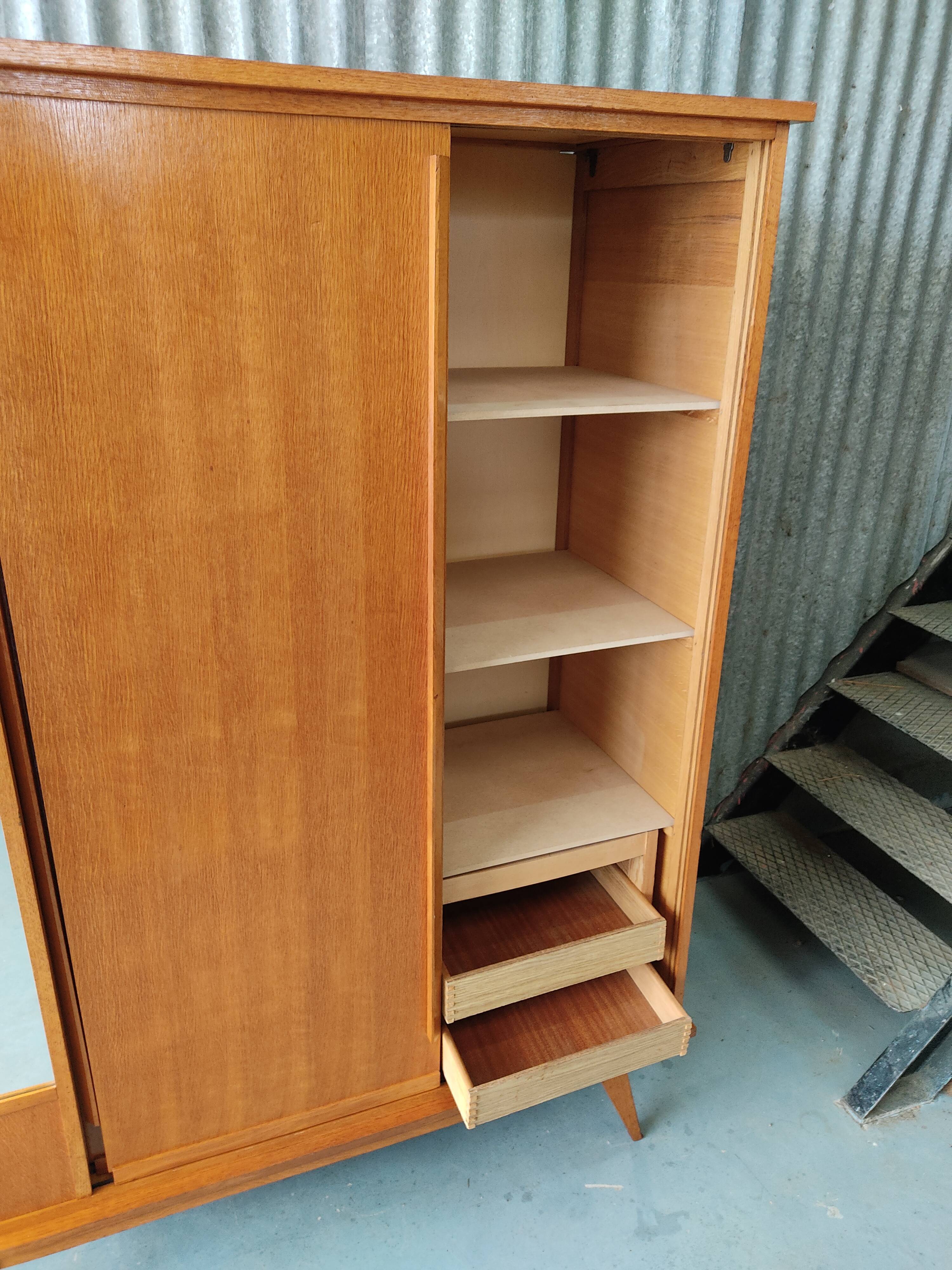 Wardrobe feet compass sliding doors