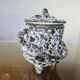 Vase pique fleur tripode fat lava