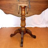 Louis Philippe pedestal table in solid walnut