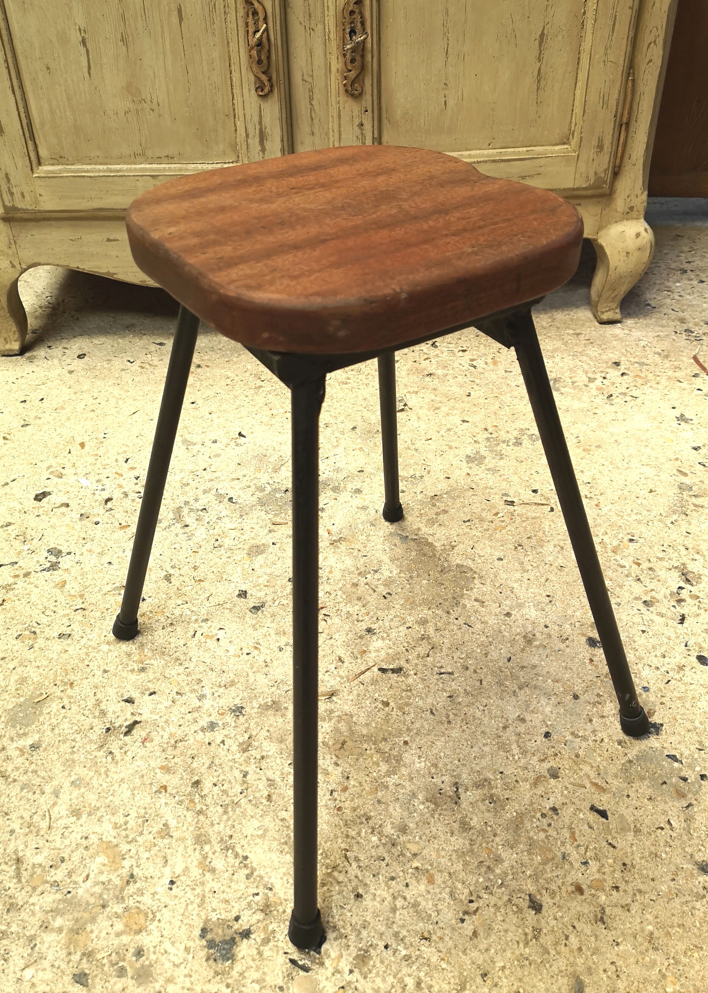 Brutalist design tabouret 50 60