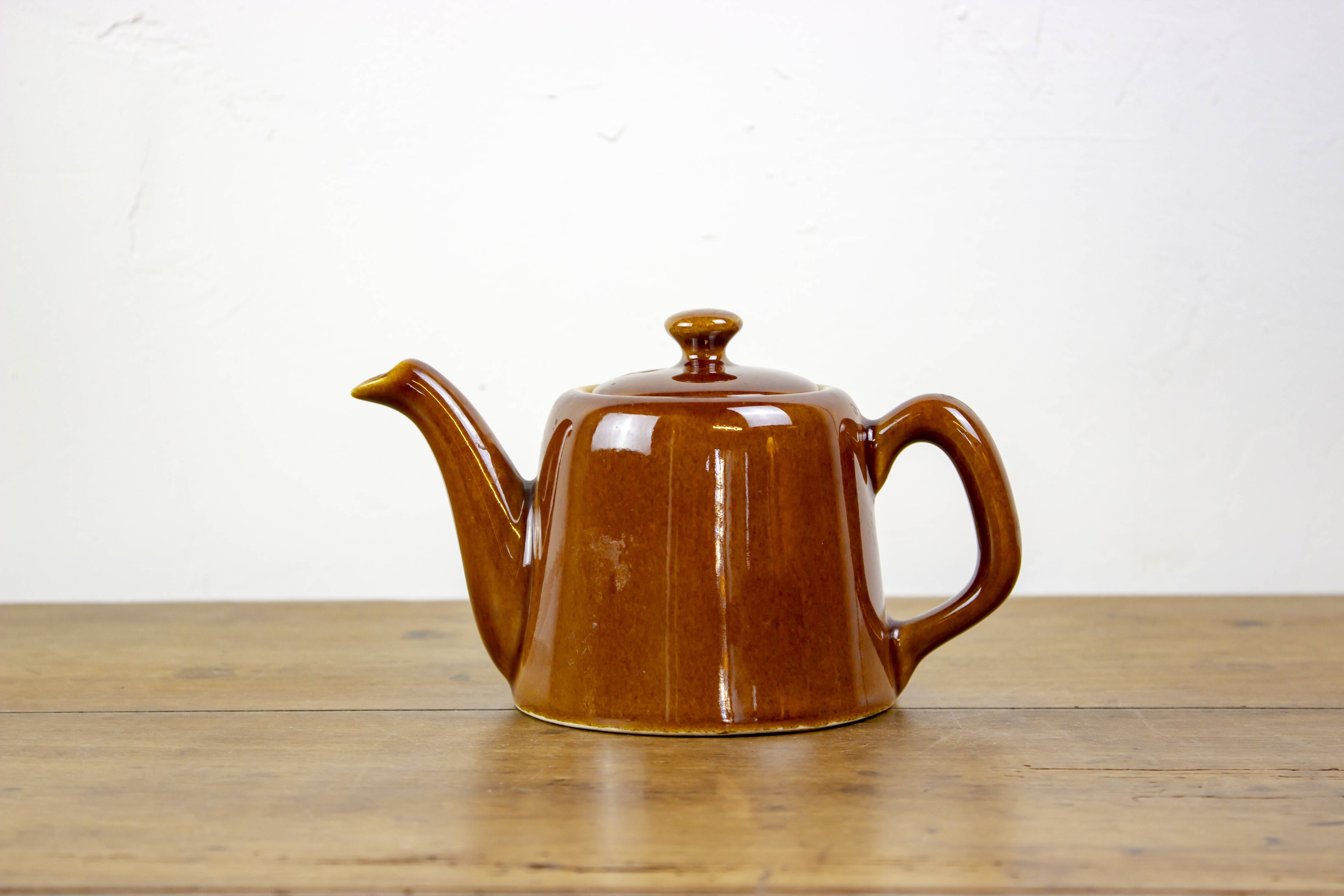 Théière marron style bistrot