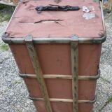 Trunk trunk arched old mail