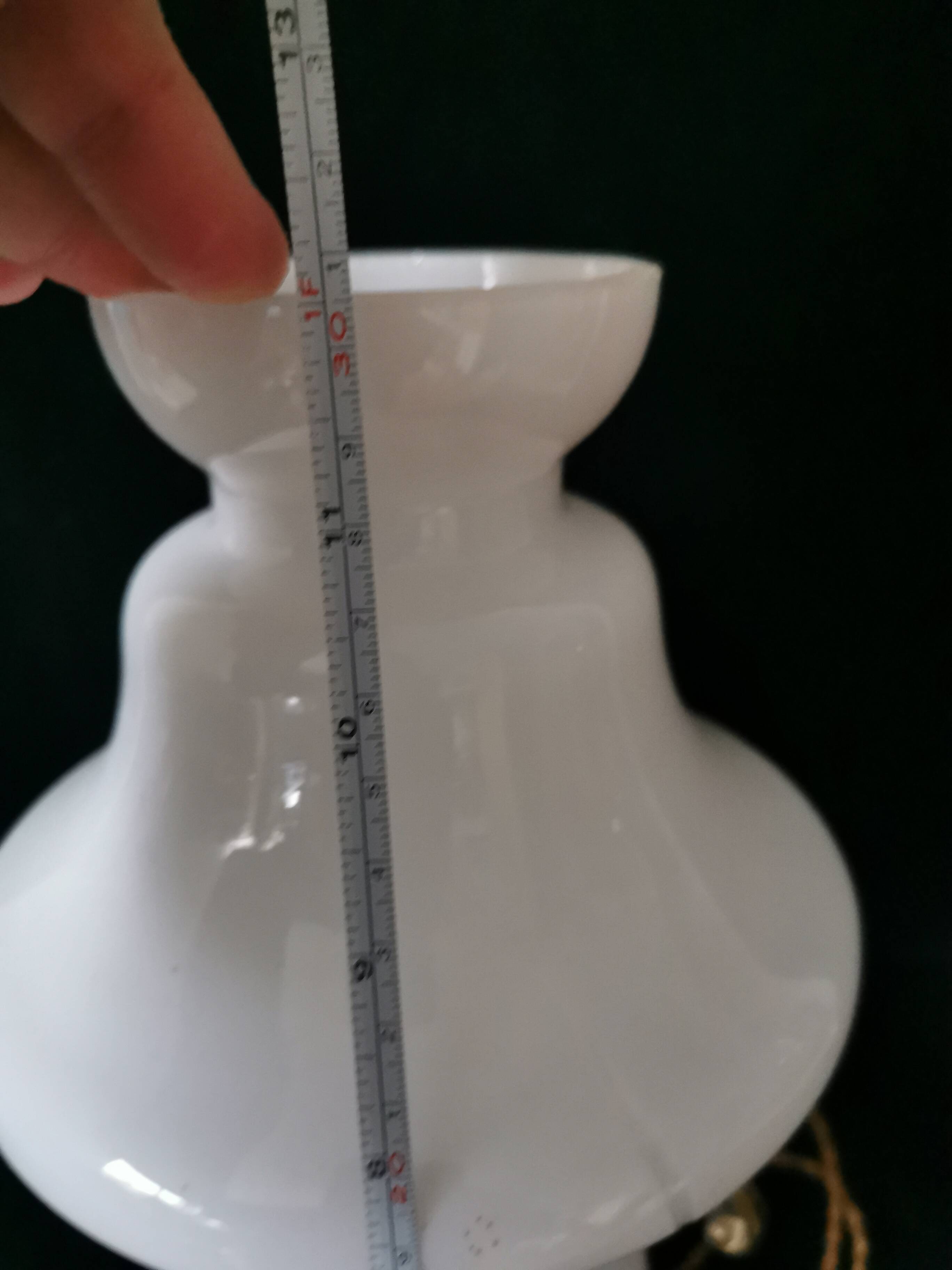 lampe de chevet en opaline blanche