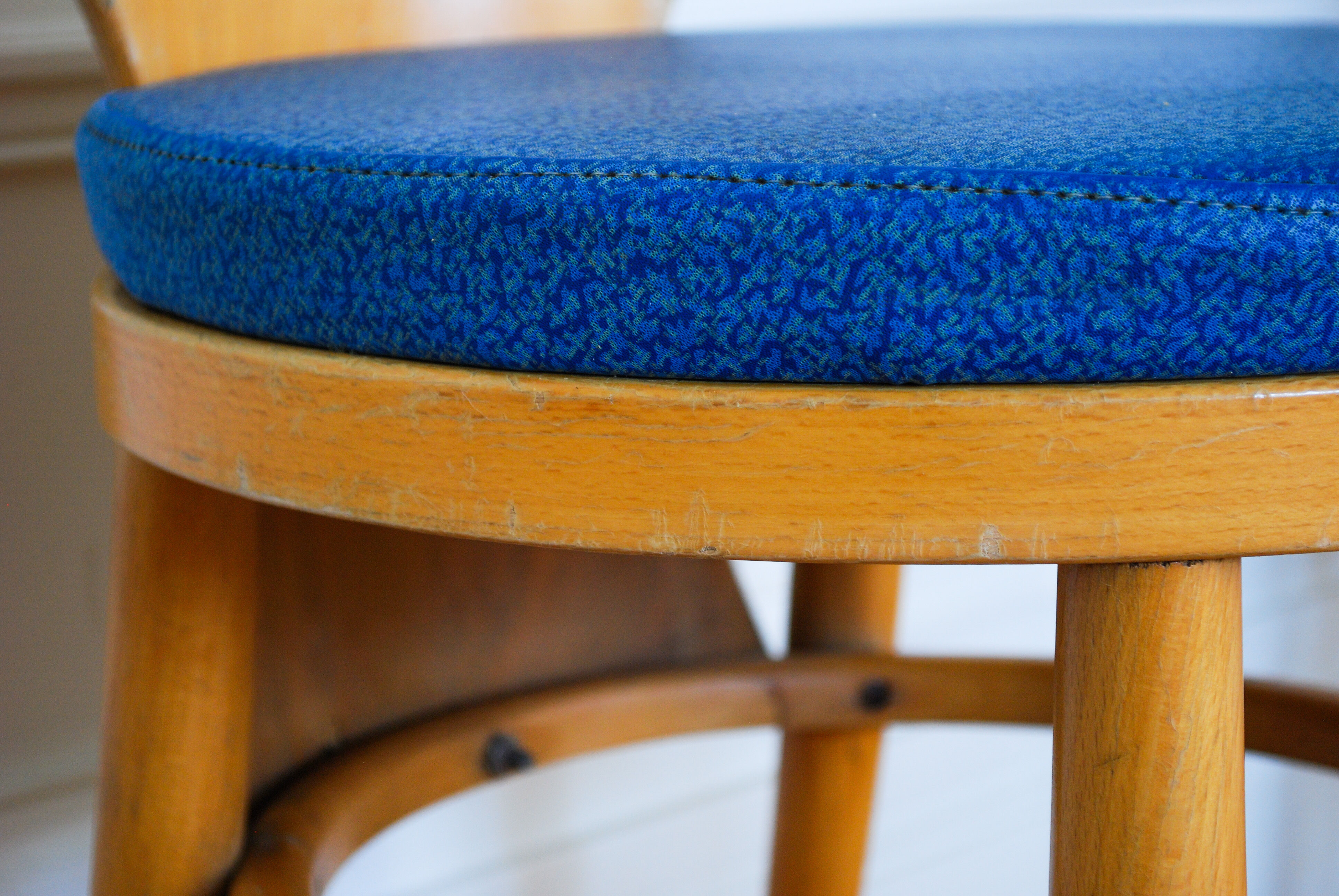 Pair of chairs baumann Seagull model