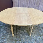 Round extendable dining table Louis Philippe stripped in oak 1960 100cm