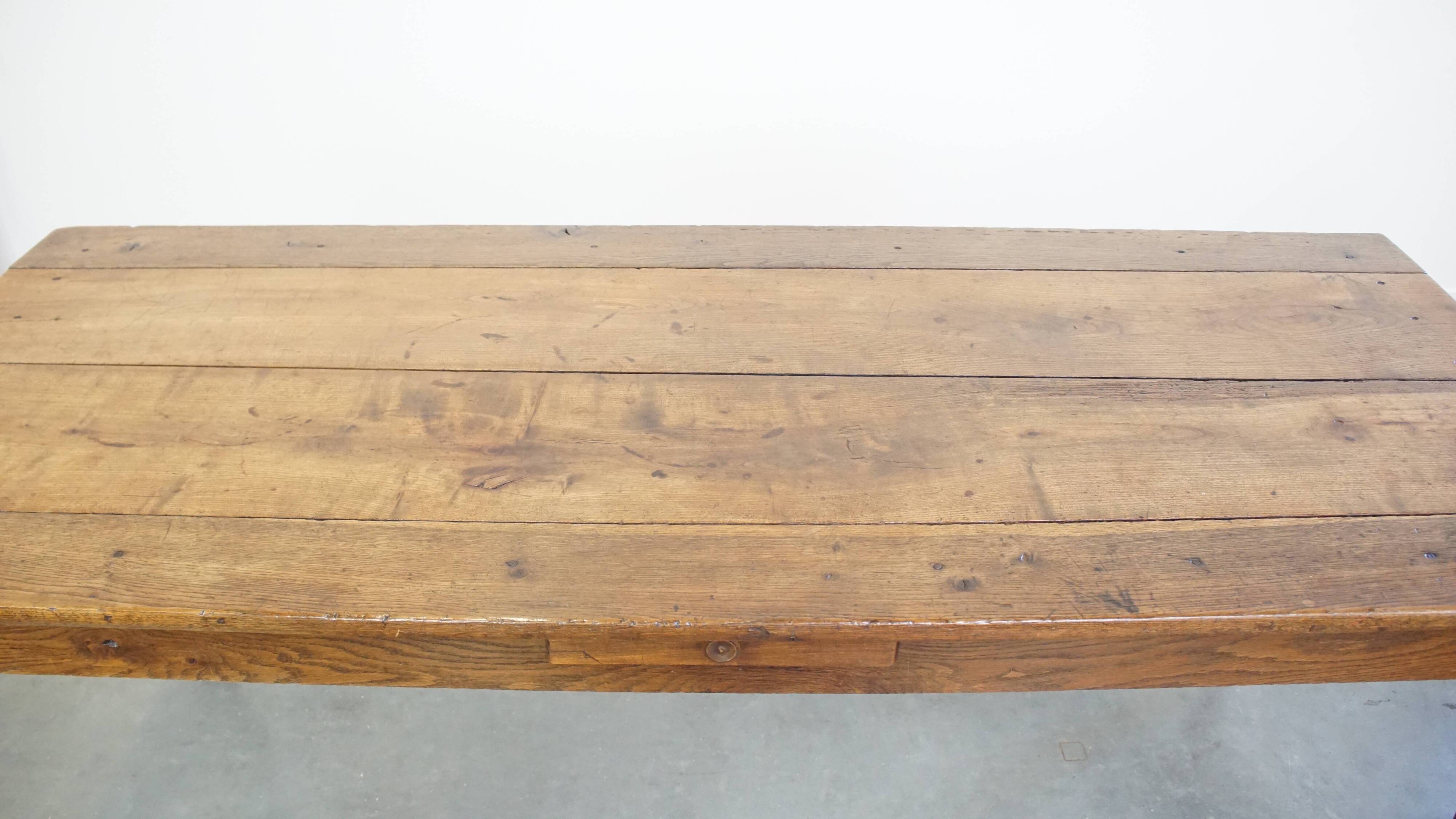 Table de ferme en chêne 2 tiroirs, début du 19e siècle