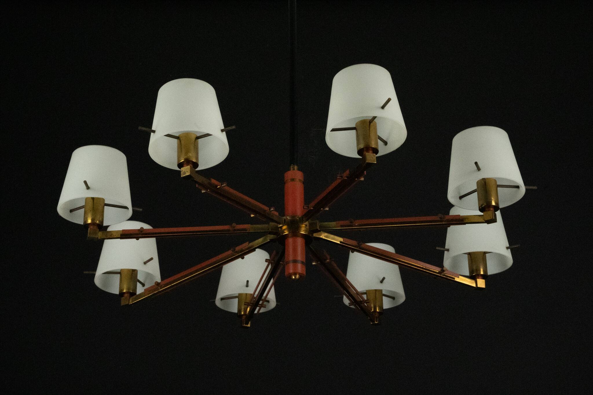 Mid-Century 8 arms Stilnovo chandelier in opaline, brass and red lacquer.
