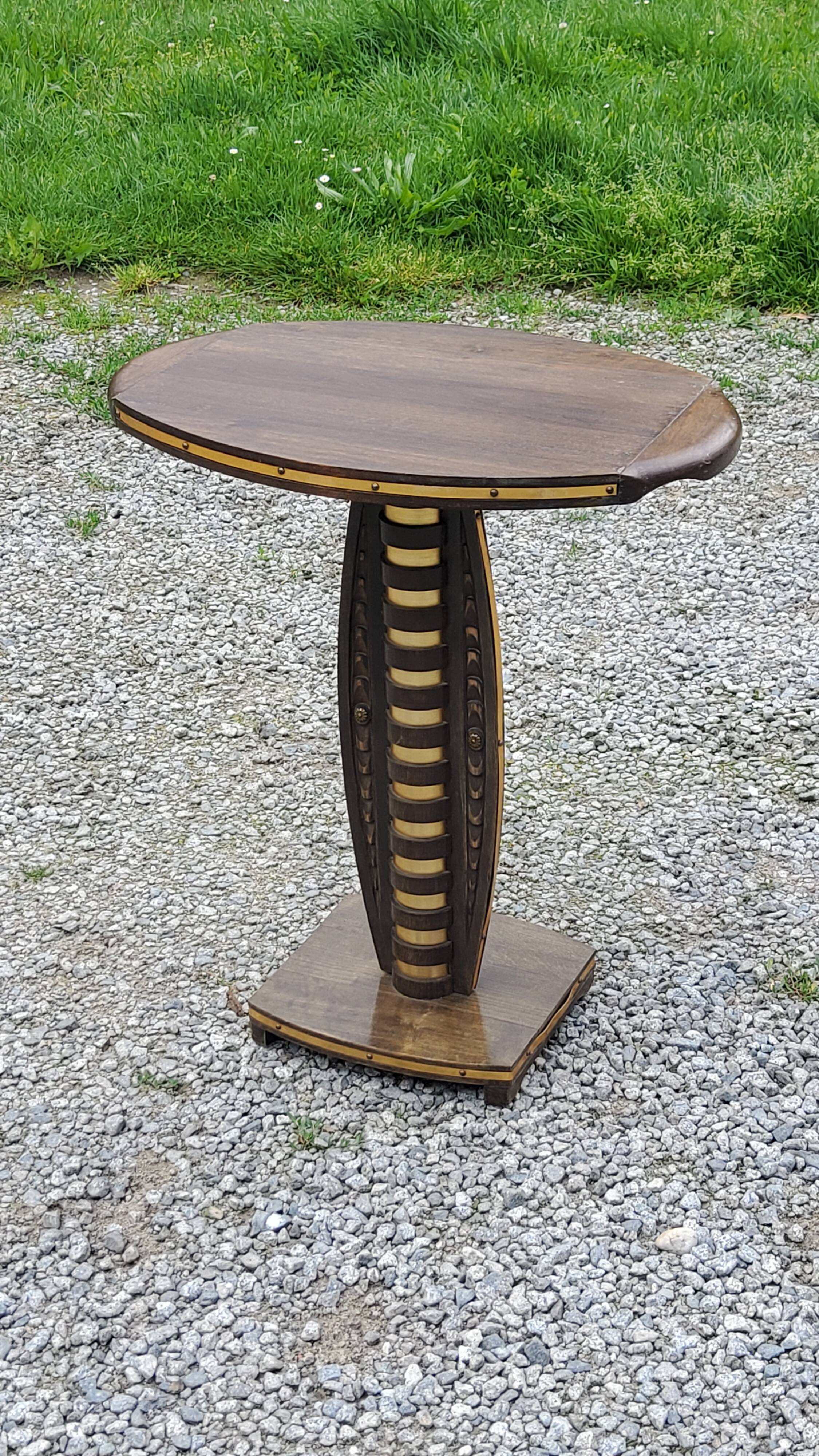 Art deco style pedestal table in beech and gold metal